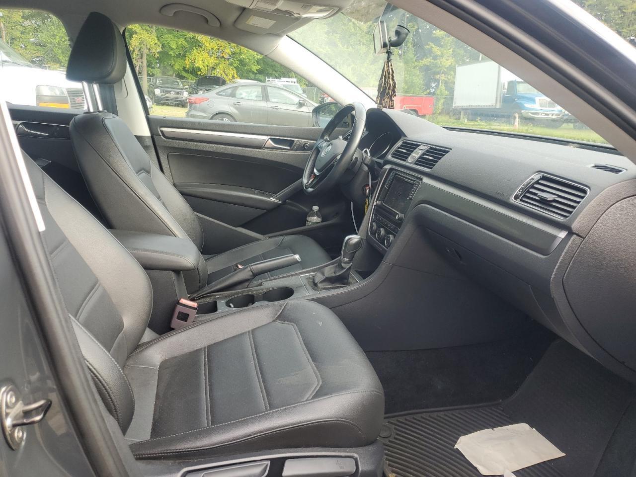 2017 Volk Passat, R-Line