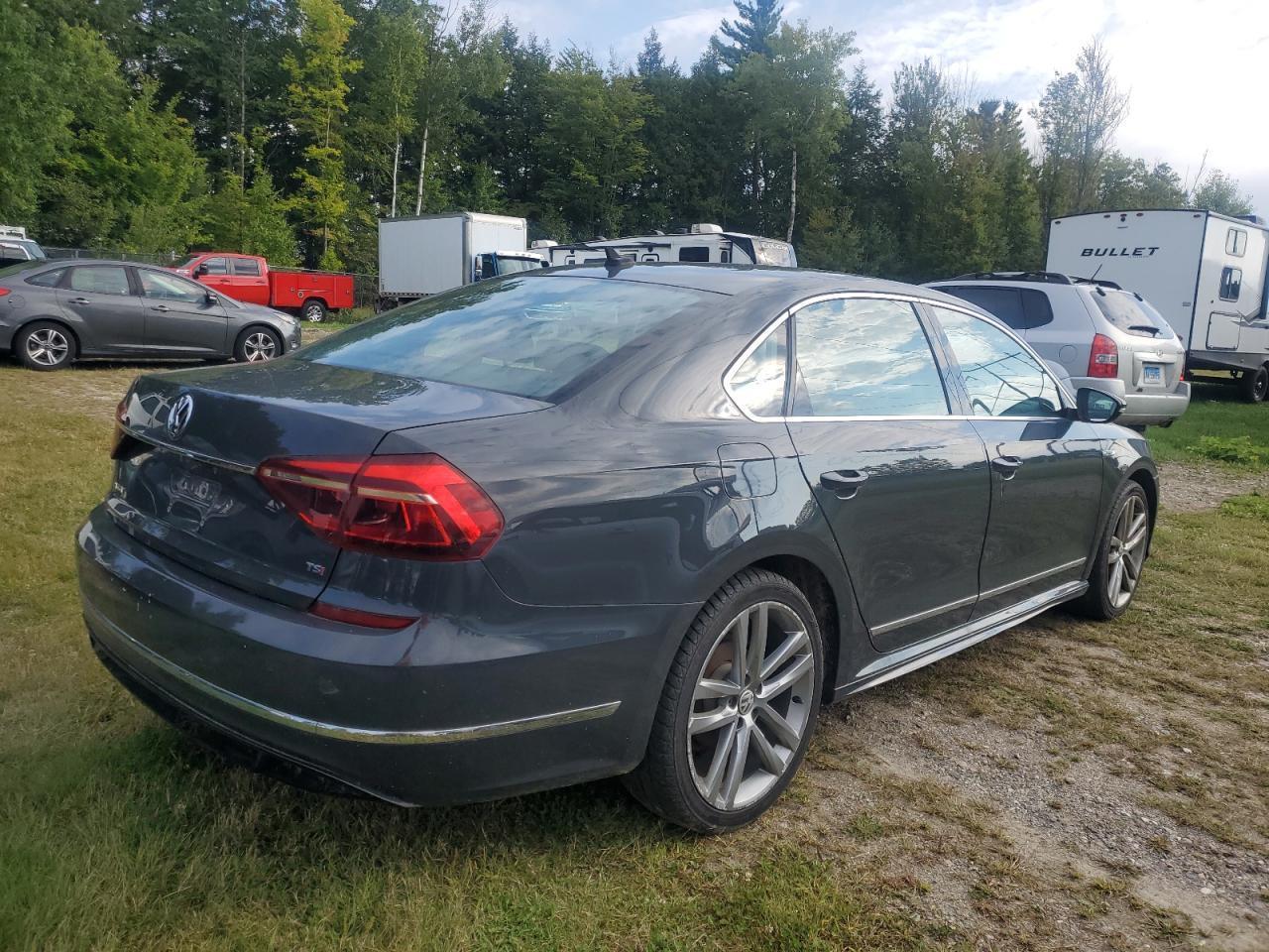 2017 Volk Passat, R-Line
