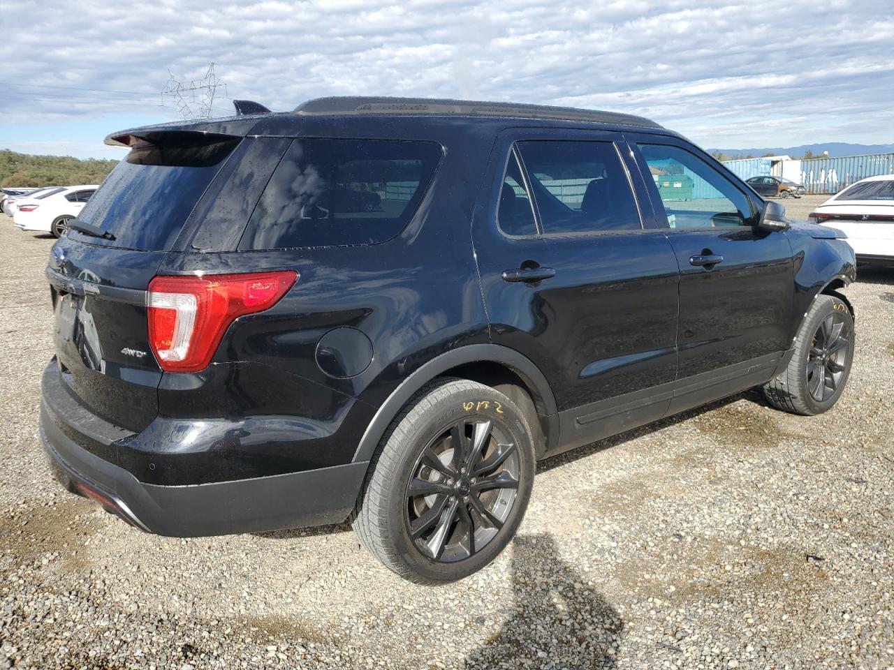 2017 Ford Explorer, Xlt