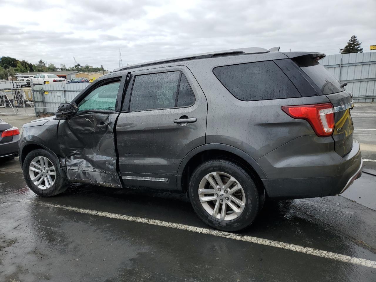 2017 Ford Explorer, Xlt