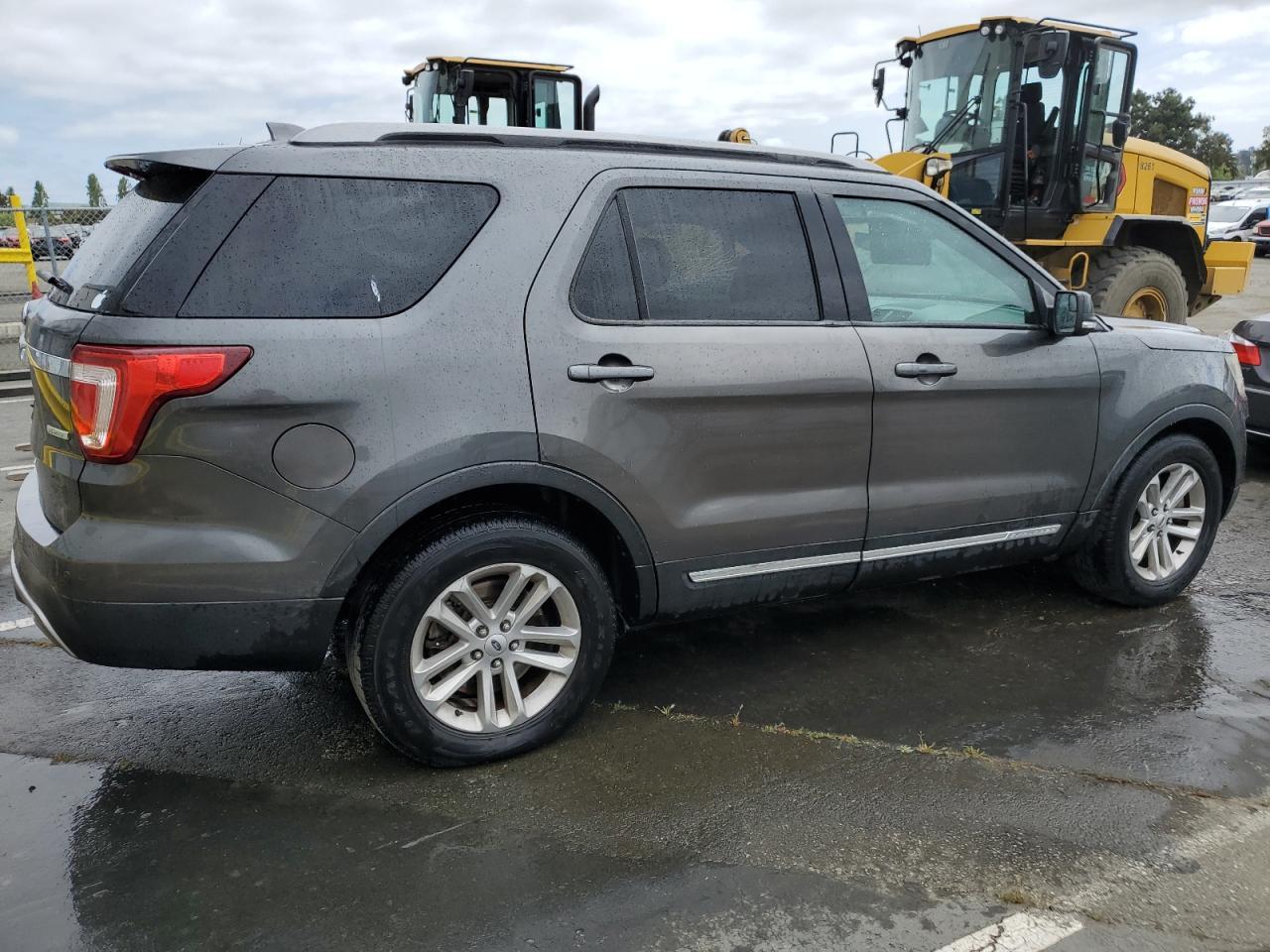 2017 Ford Explorer, Xlt
