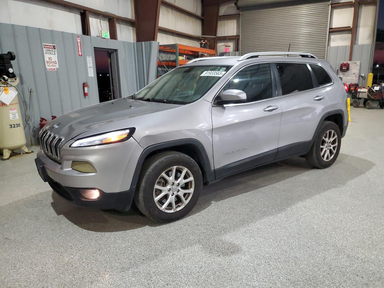 2018 Jeep Cherokee, Latitude...