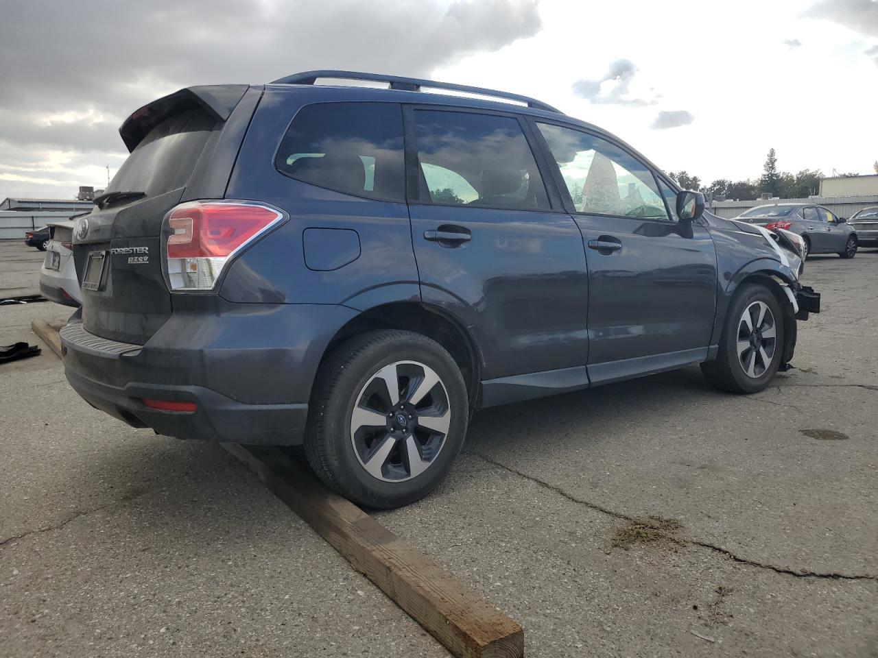 2017 Subaru Forester, 2.5I Pr...