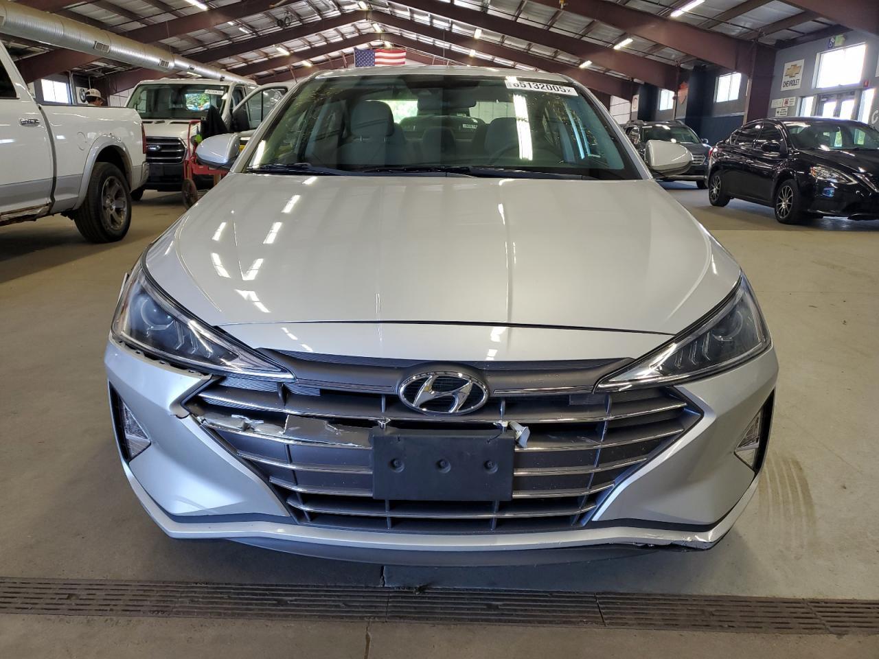 2019 Hyundai Elantra, Sel