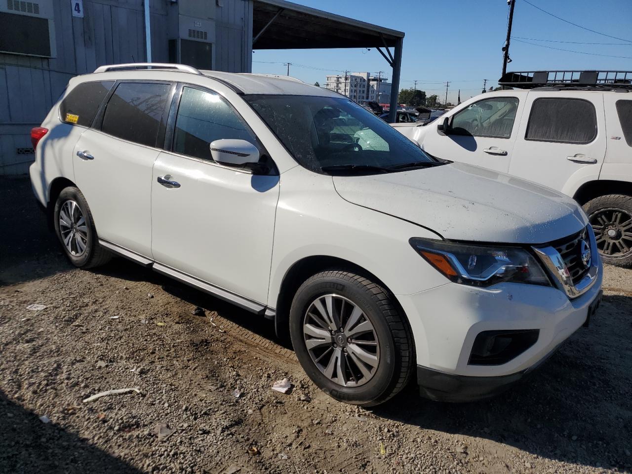 2017 Nissan Pathfinder, S