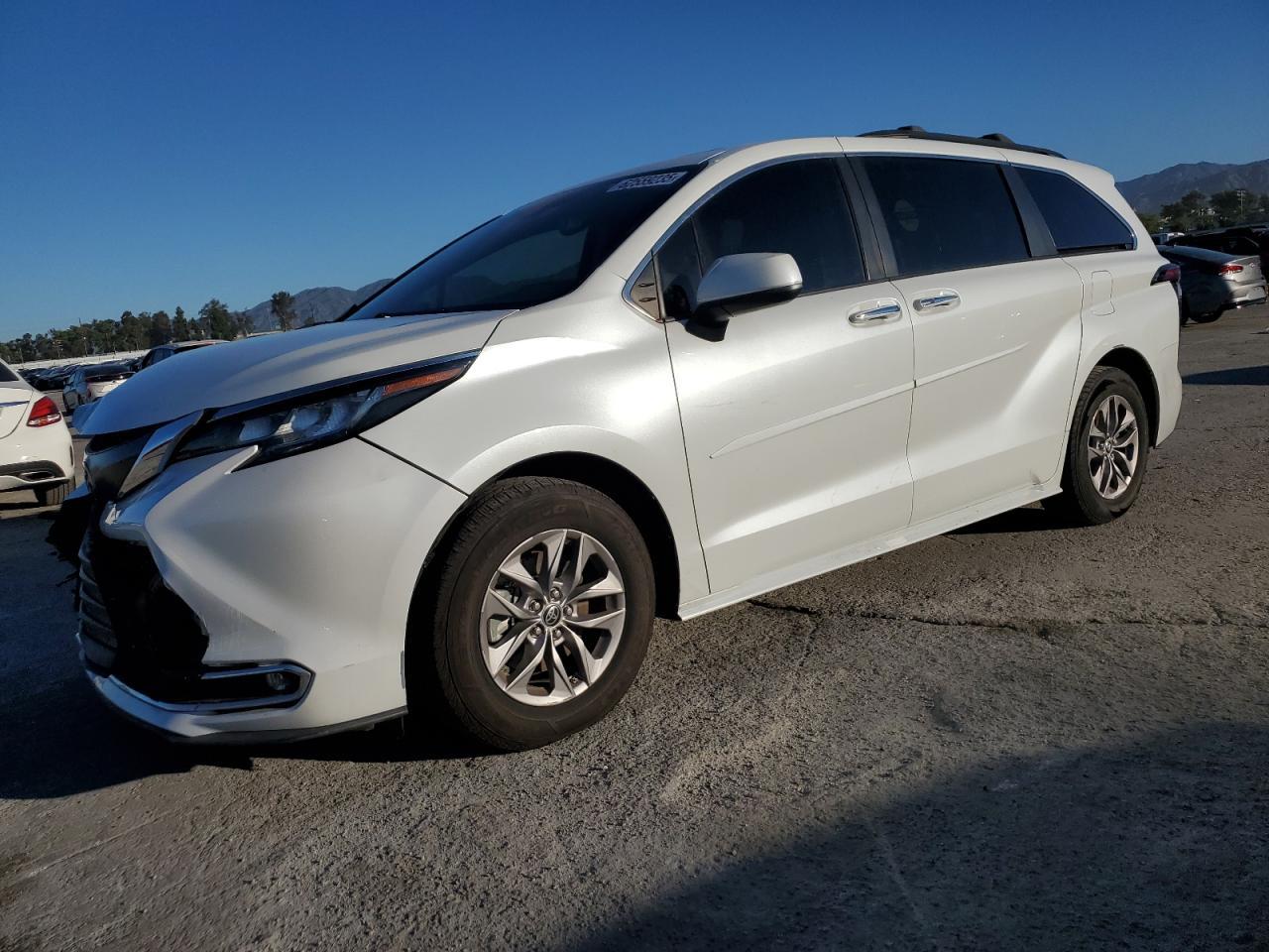 2022 Toyota Sienna, Xle