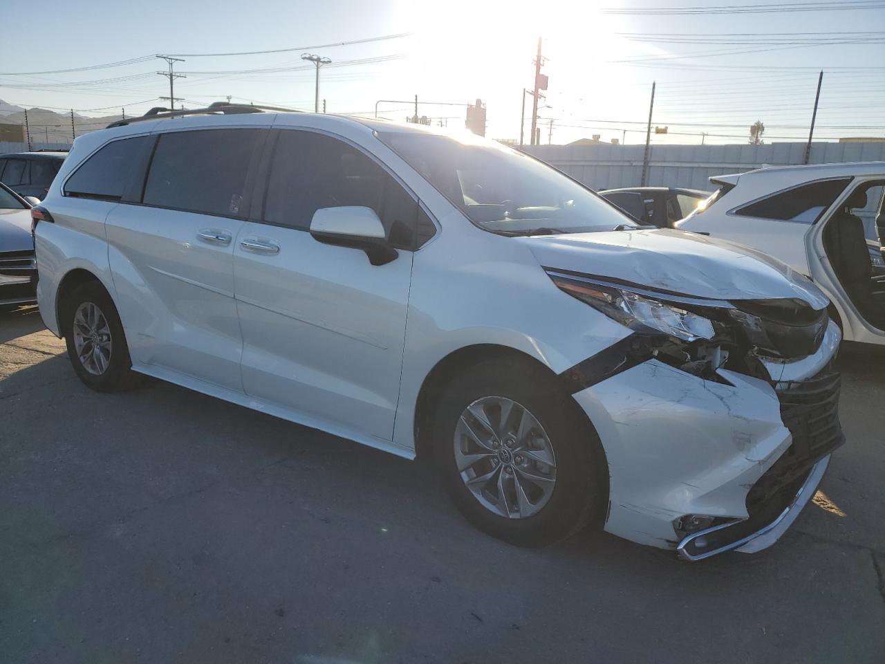 2022 Toyota Sienna, Xle