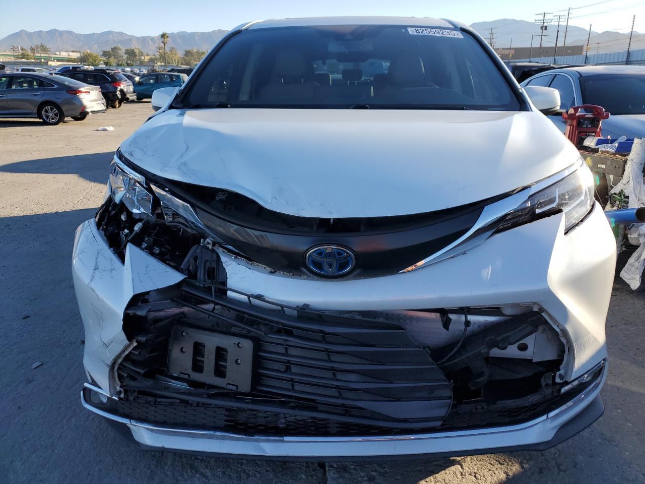 2022 Toyota Sienna, Xle