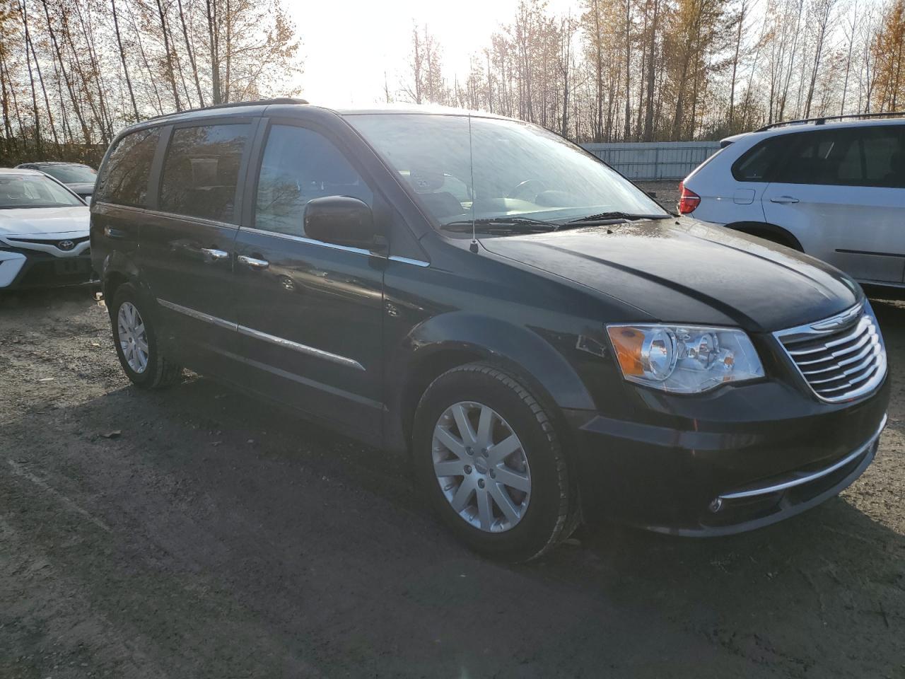 2015 Chrysler Town and Countr...