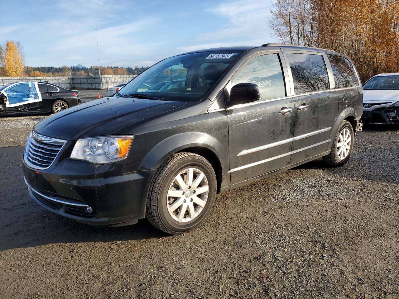 2015 Chrysler Town and Countr...