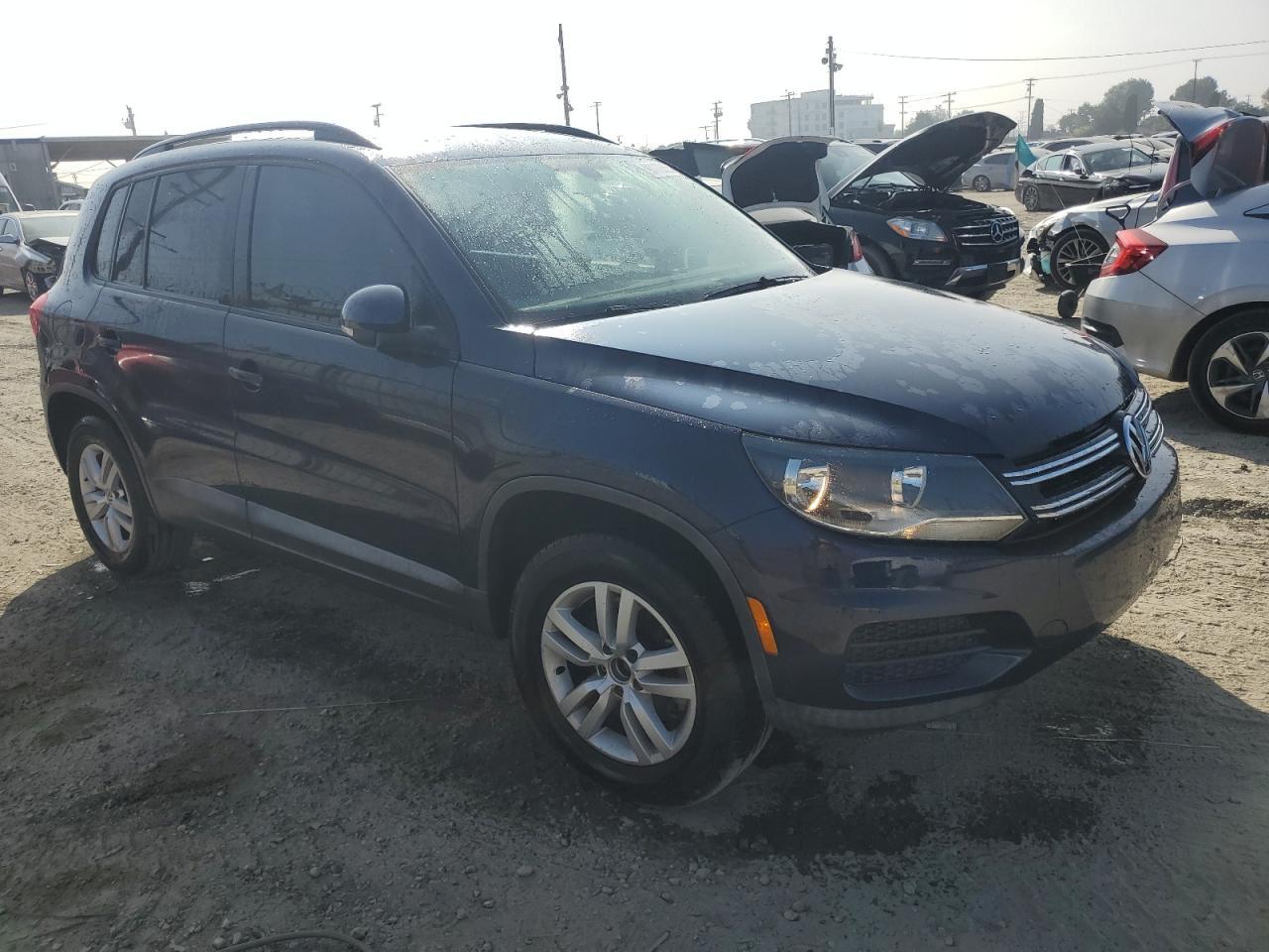 2016 Volkswagen Tiguan, S