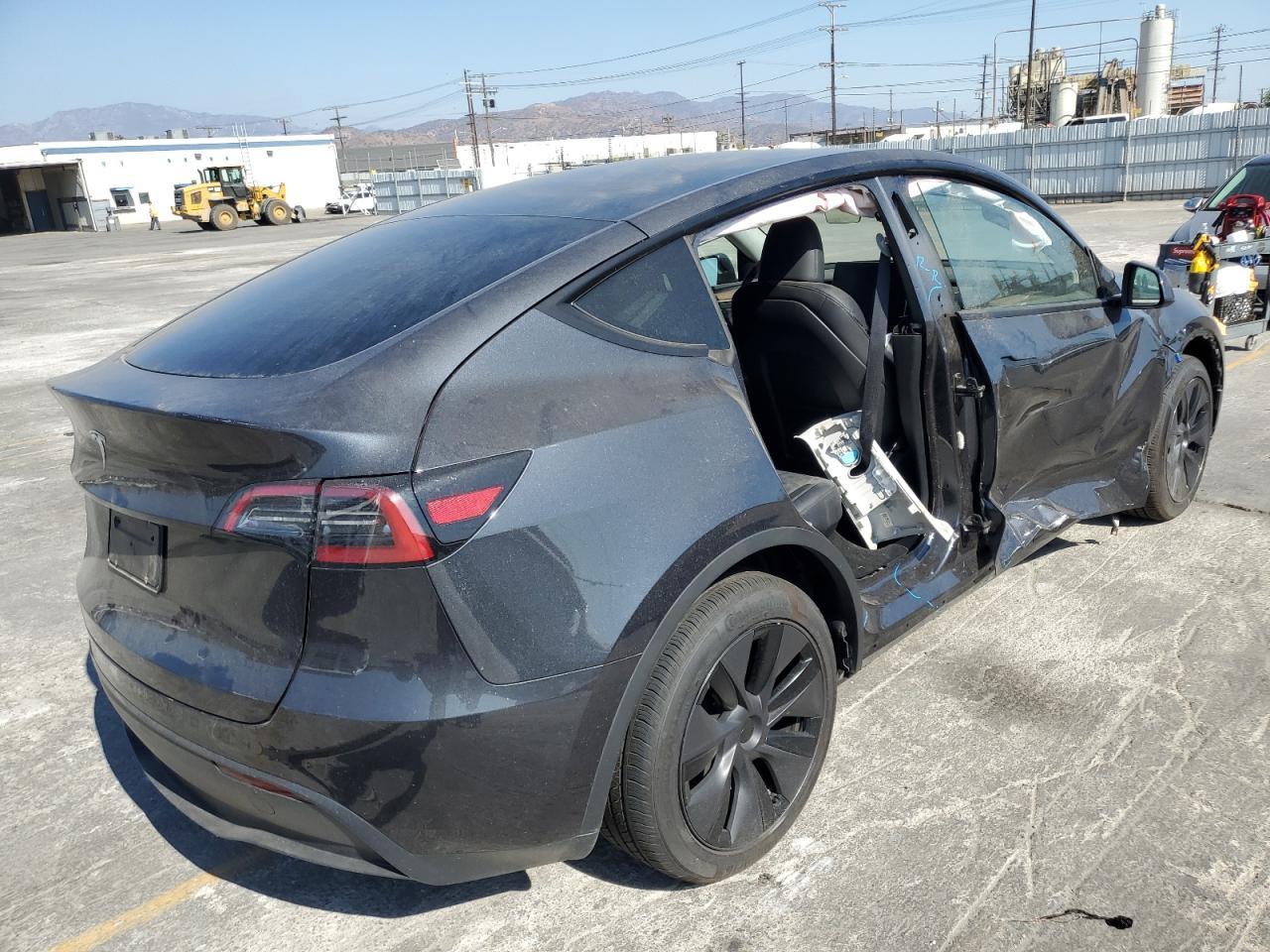 2025 Tesla MODEL Y