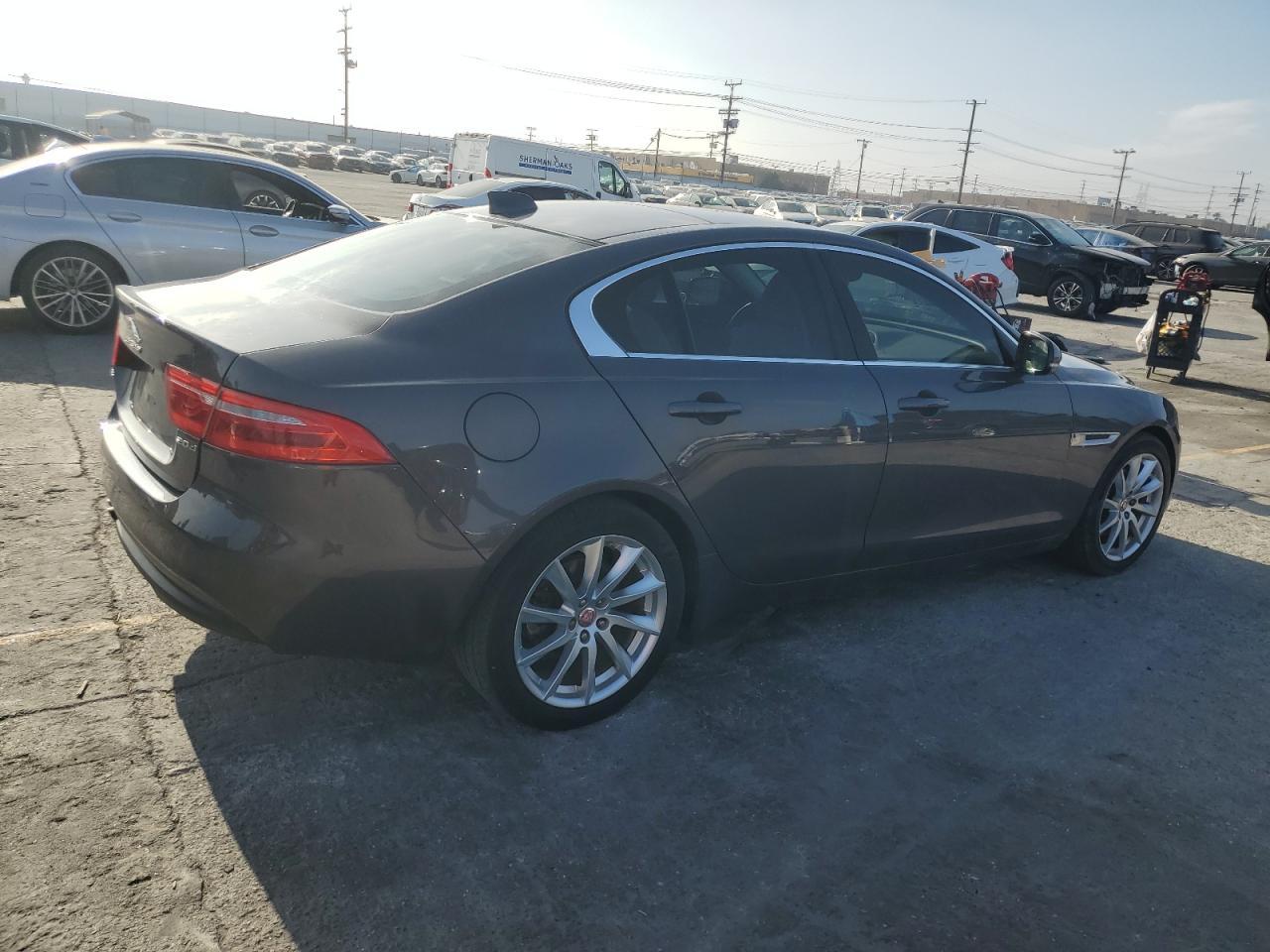 2017 Jaguar XE, Prestige