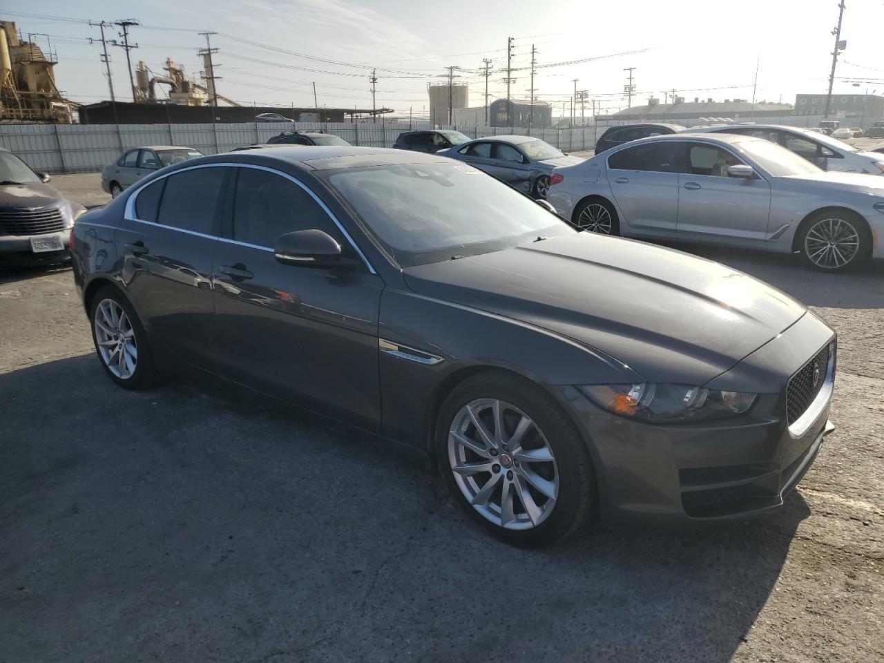 2017 Jaguar XE, Prestige