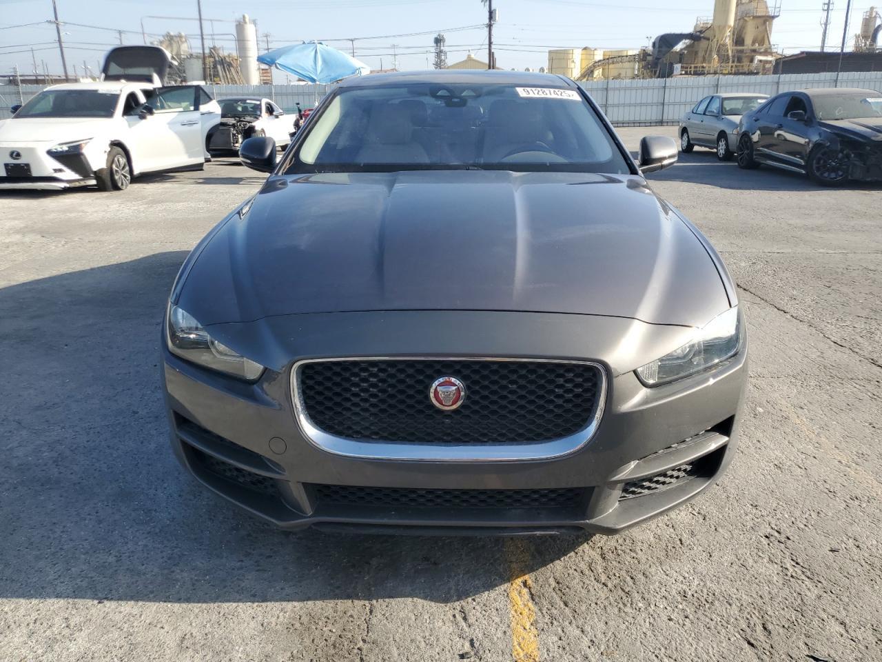 2017 Jaguar XE, Prestige