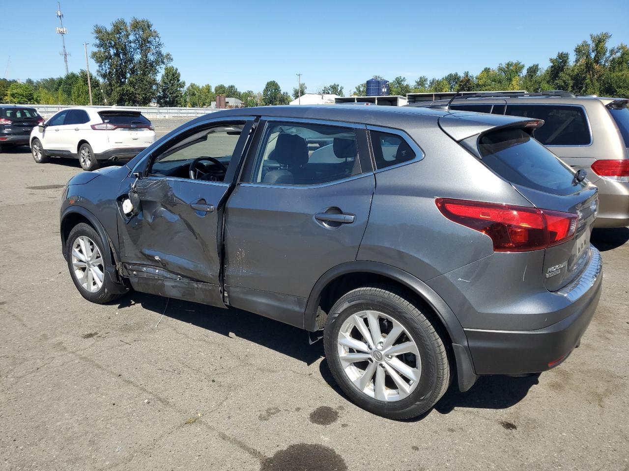2017 Nissan Rogue, S