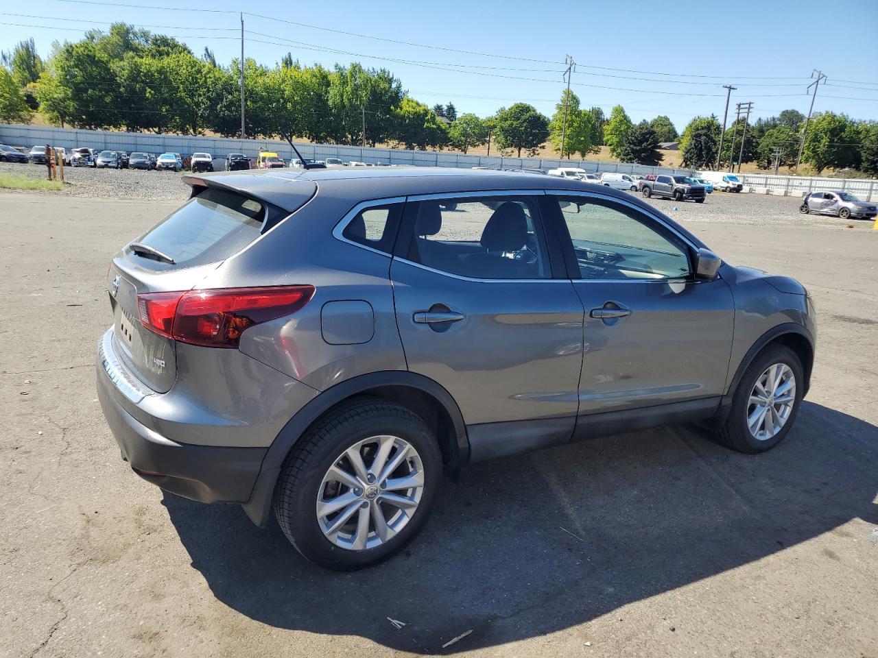 2017 Nissan Rogue, S