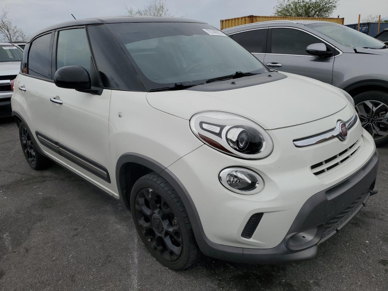 2016 Fiat 500L, Trekking