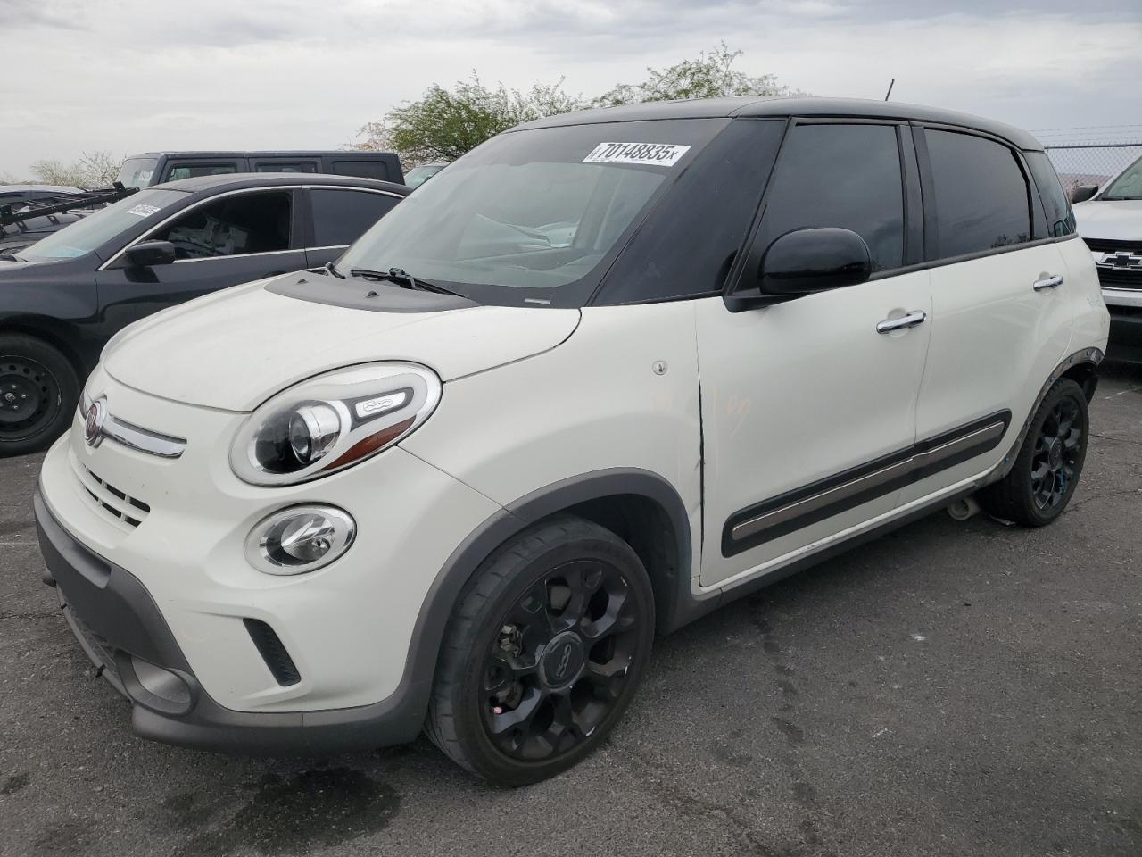 2016 Fiat 500L, Trekking