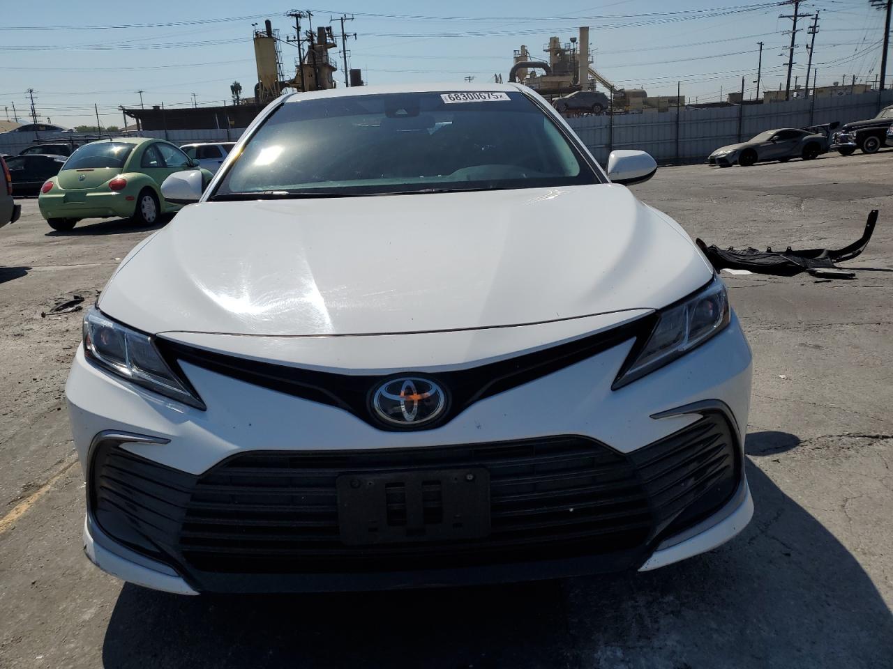 2022 Toyota Camry, LE
