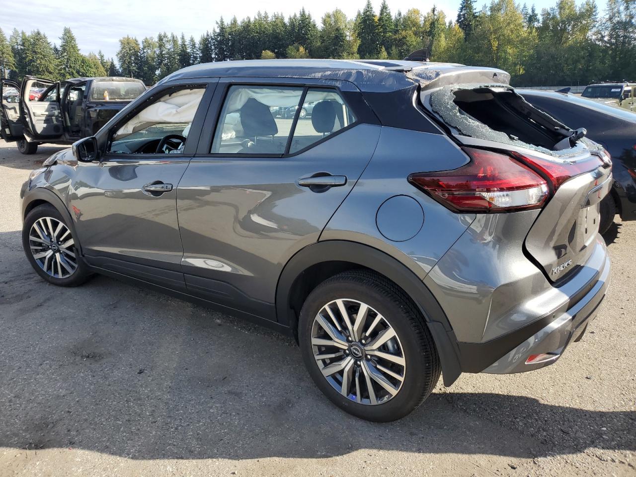 2024 Nissan Kicks, SV