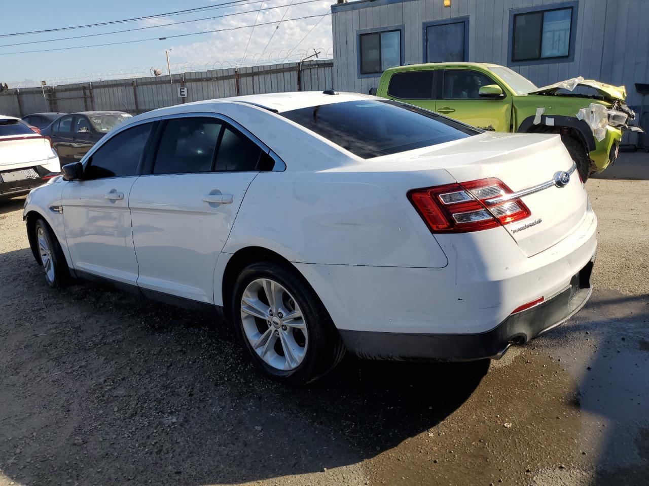 2015 Ford Taurus, SE