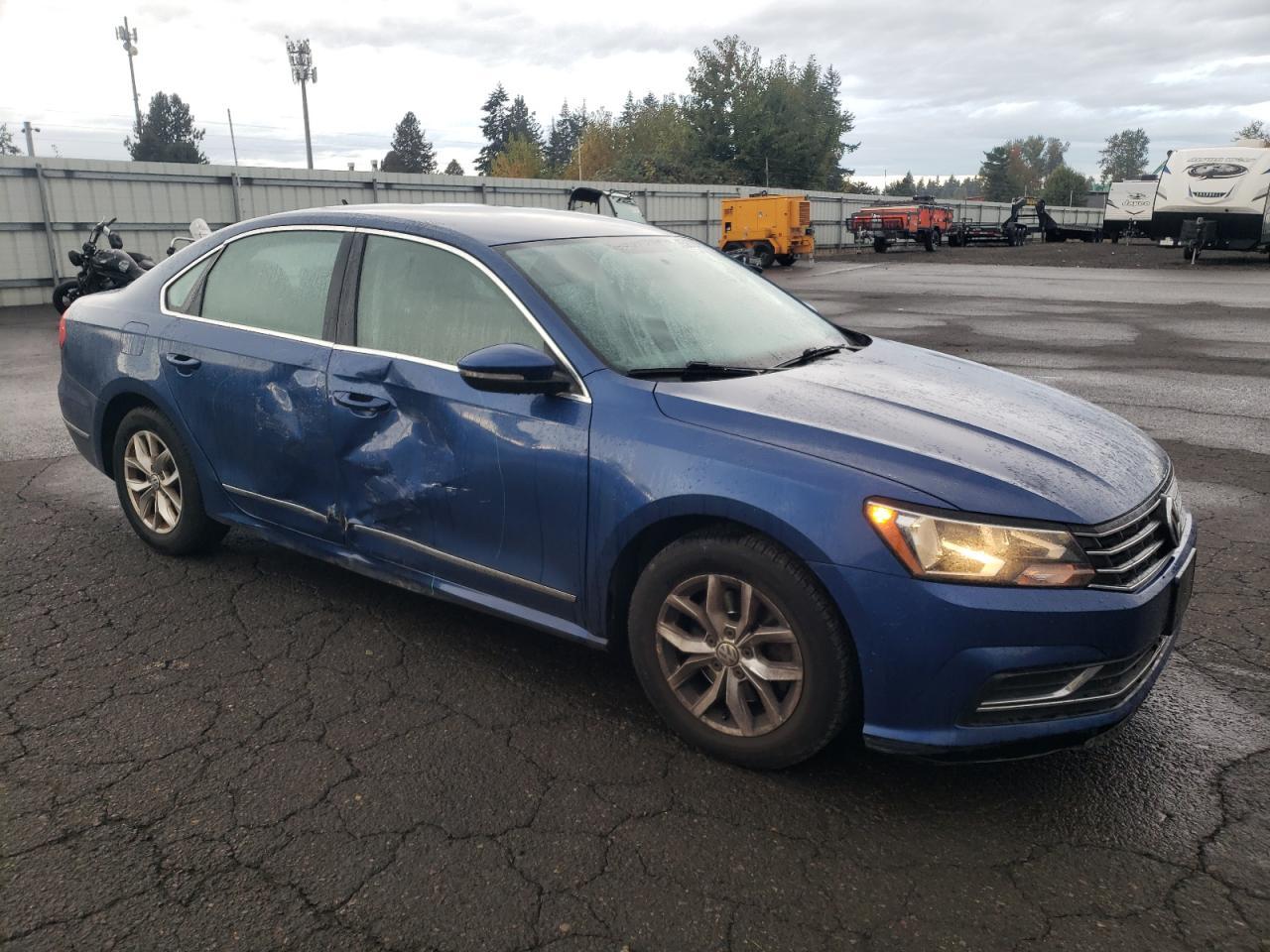 2016 Volkswagen Passat, S