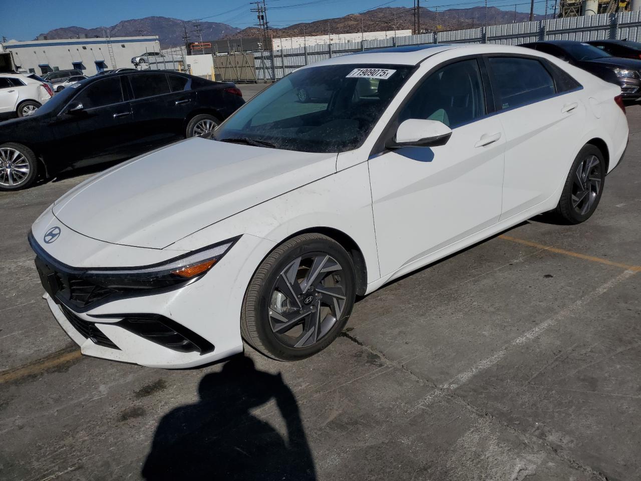 2025 Hyundai Elantra, Limited