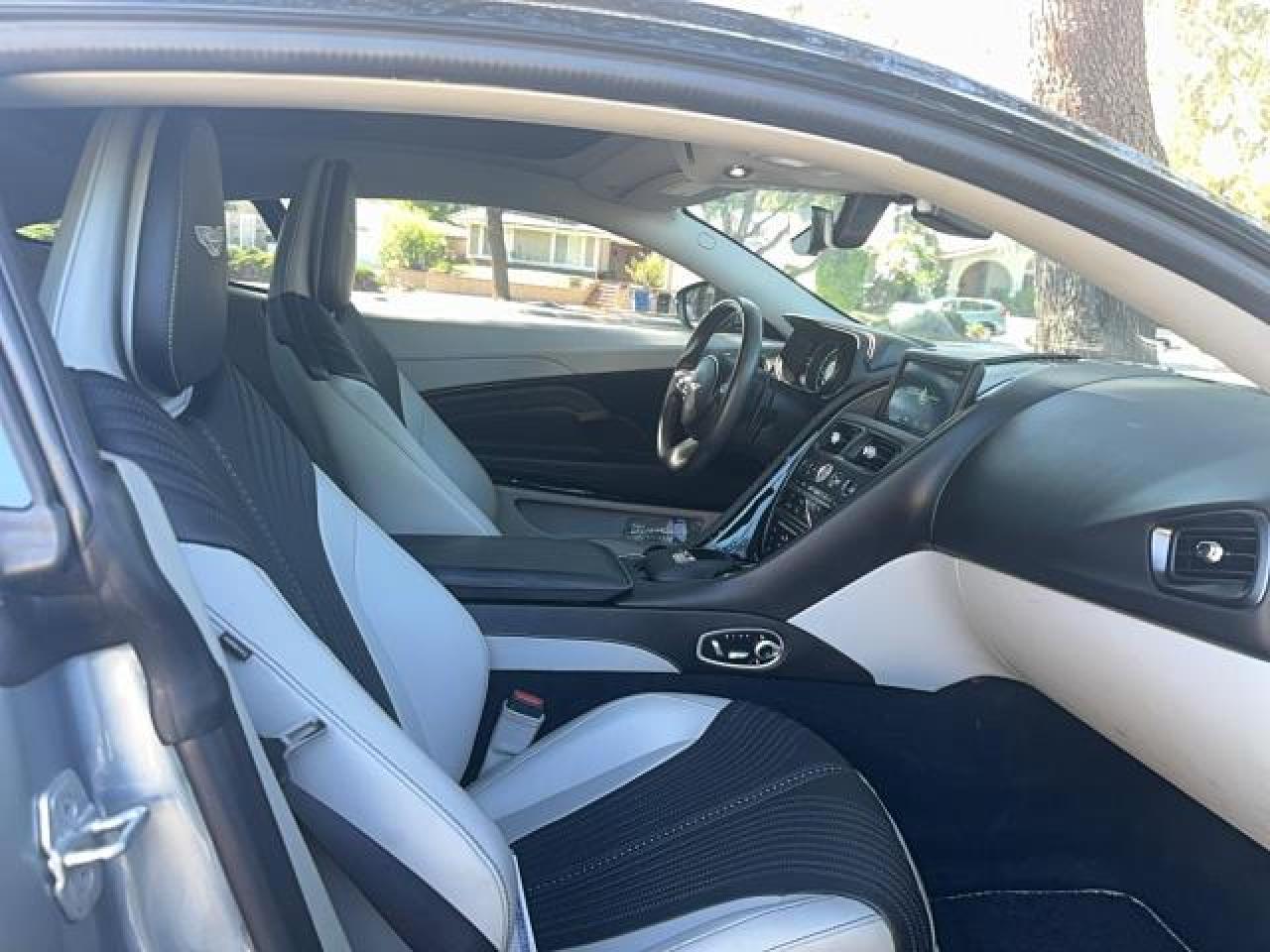 2017 Aston Martin DB11