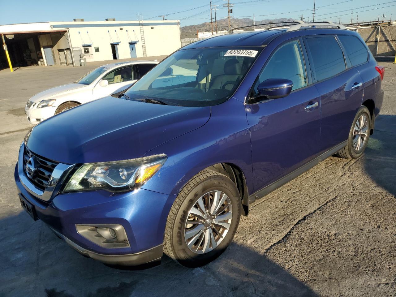 2020 Nissan Pathfinder, S