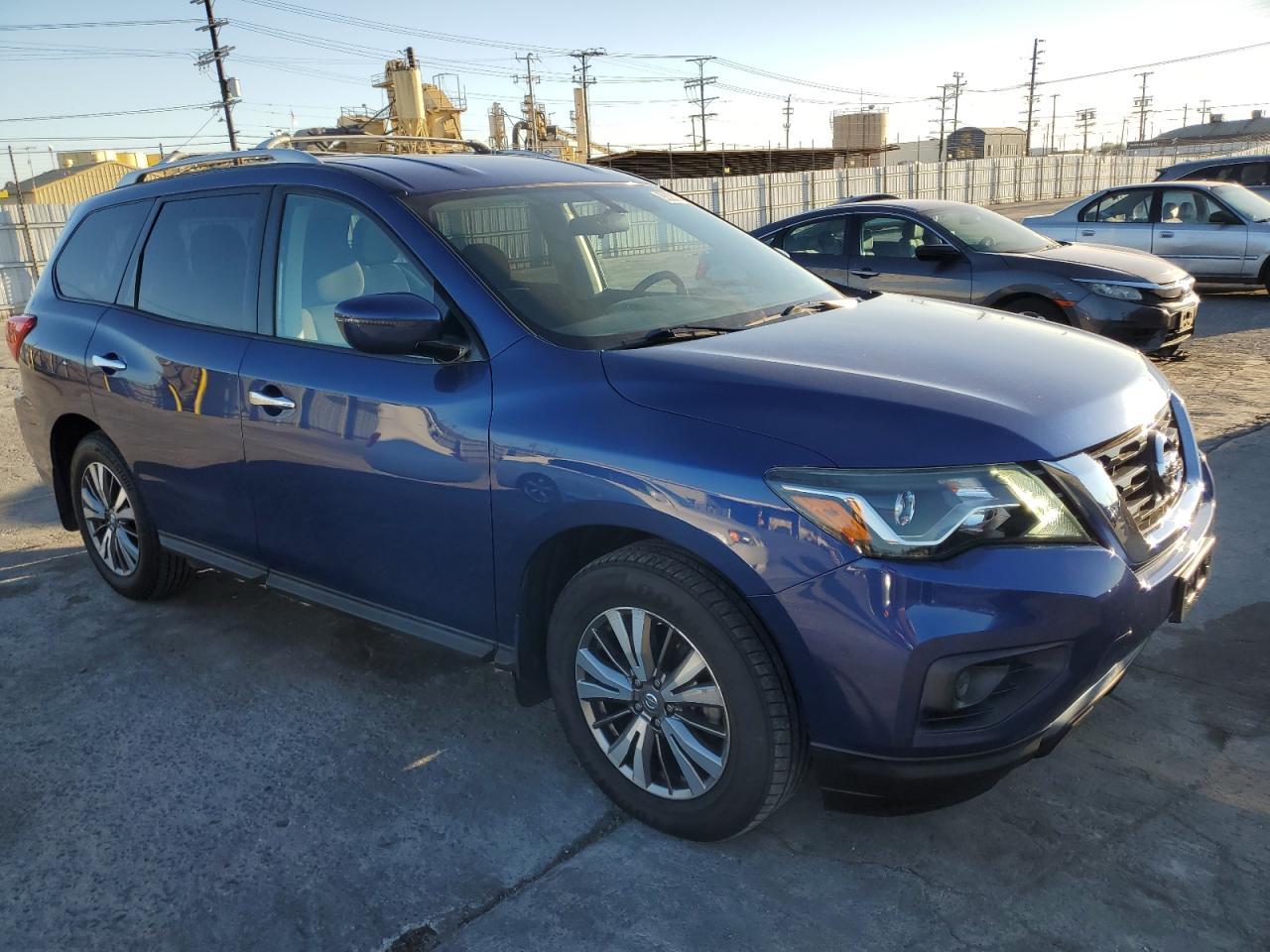 2020 Nissan Pathfinder, S