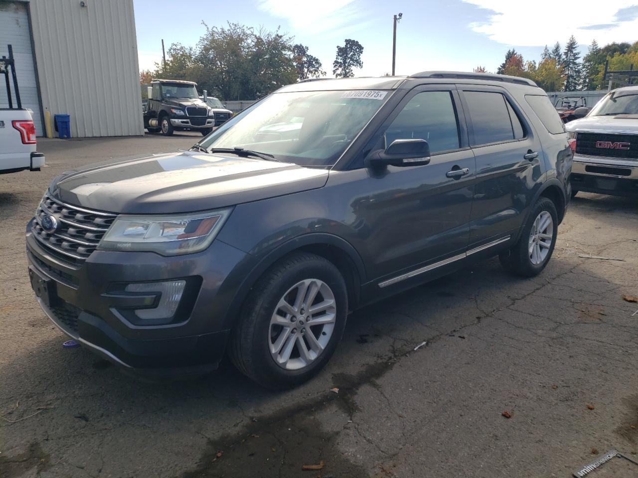 2016 Ford Explorer, Xlt