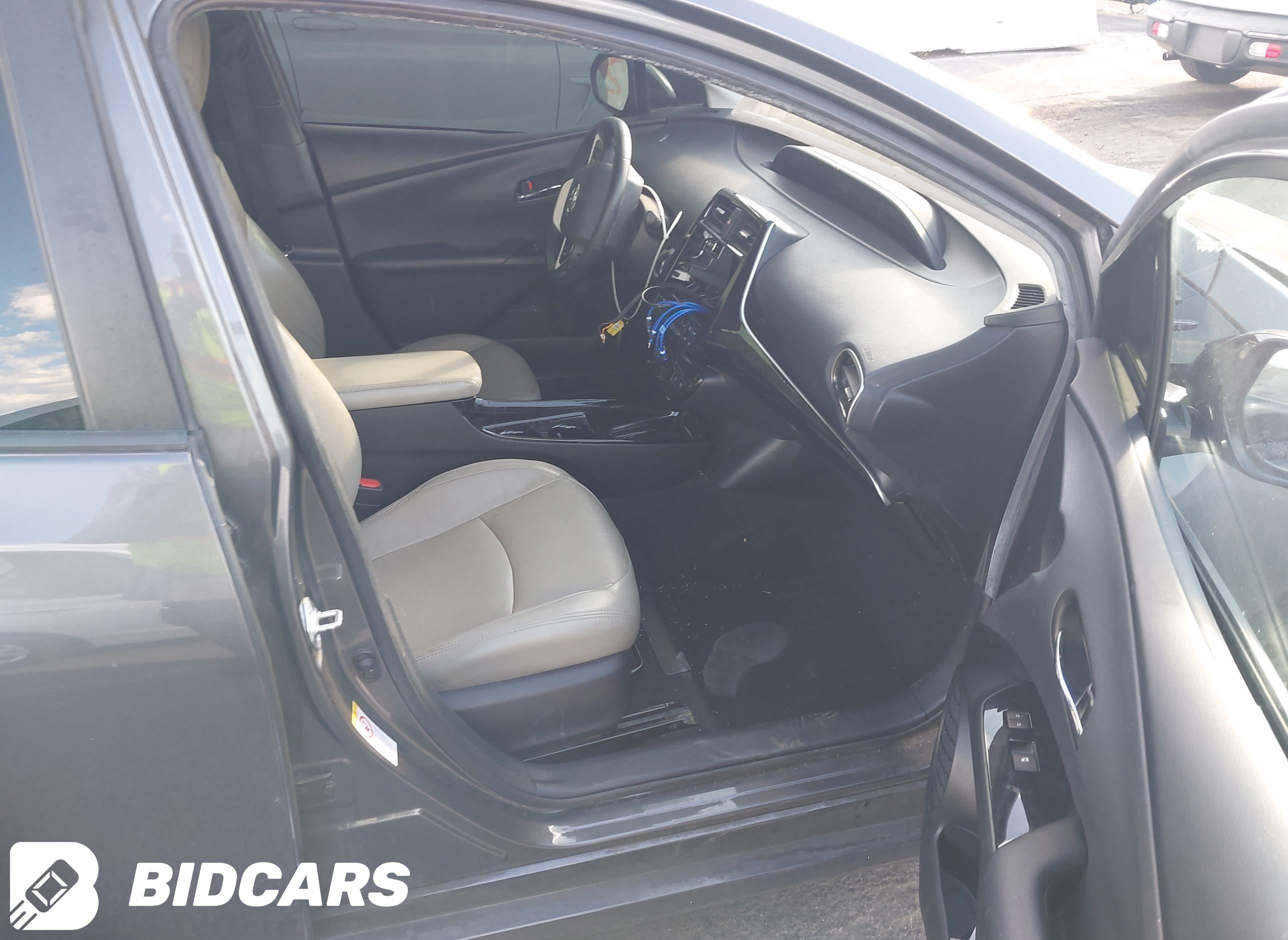 2017 Toyota Prius, Three