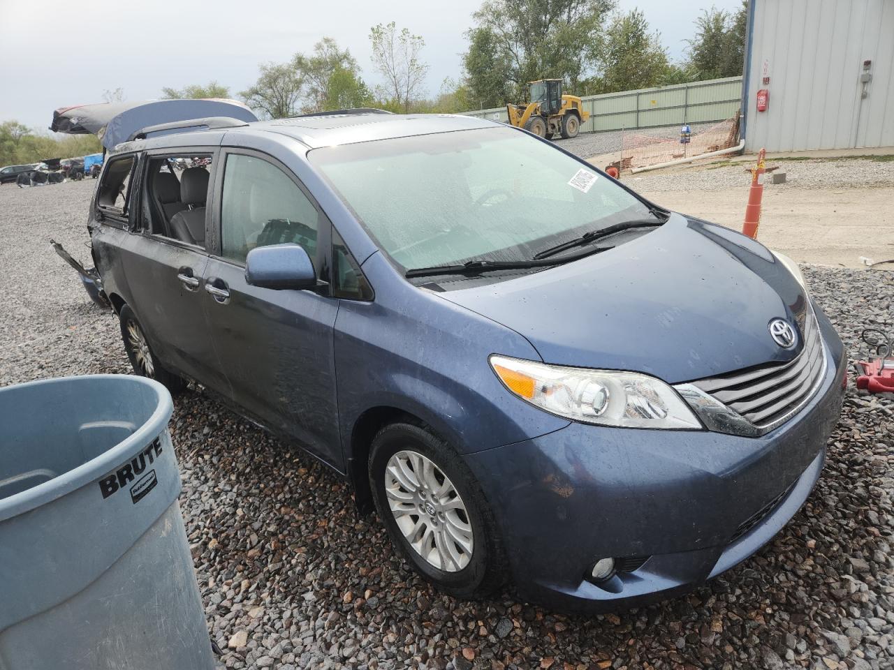 2017 Toyota Sienna, Xle