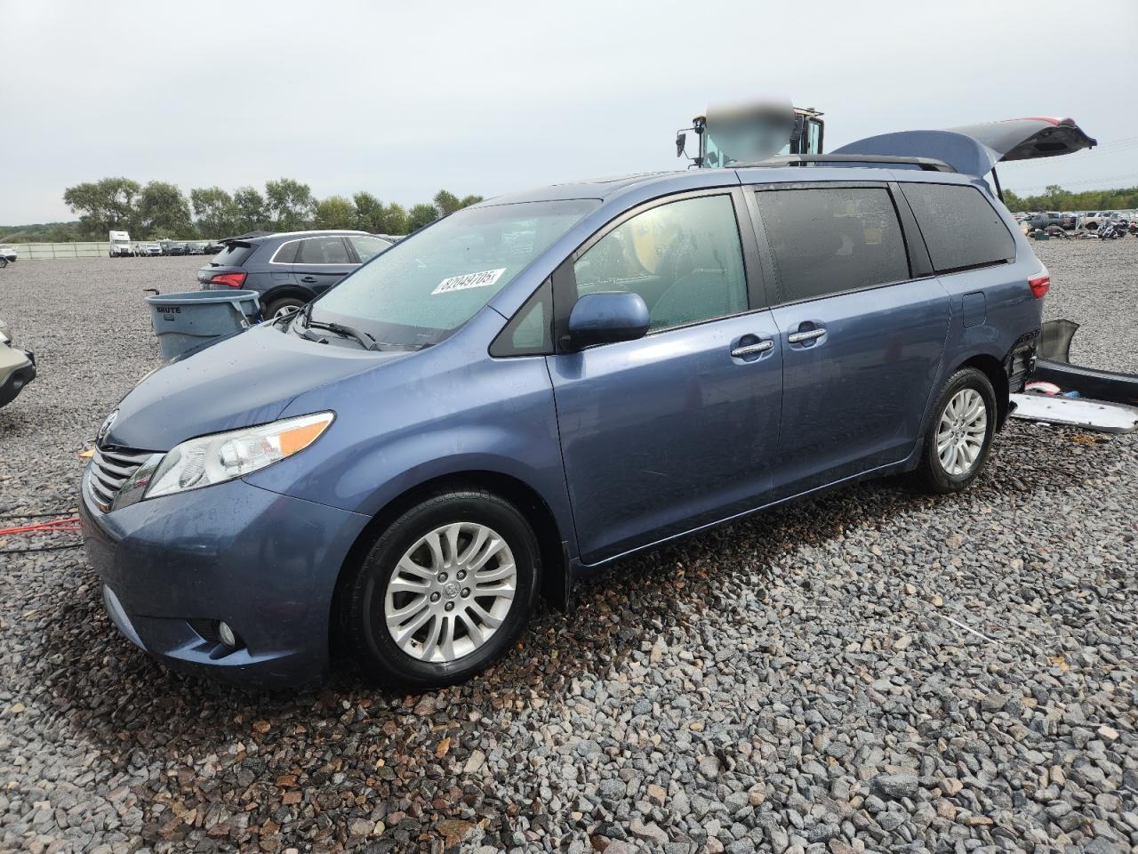 2017 Toyota Sienna, Xle