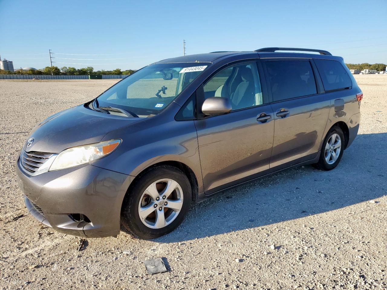2015 Toyota Sienna, LE