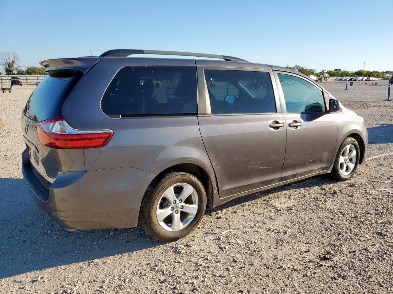 2015 Toyota Sienna, LE
