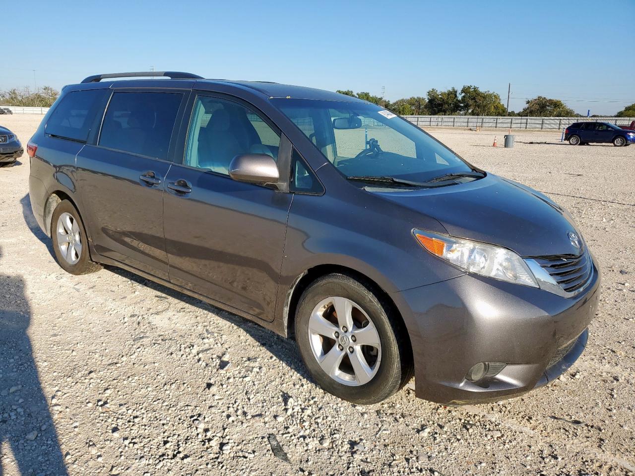 2015 Toyota Sienna, LE