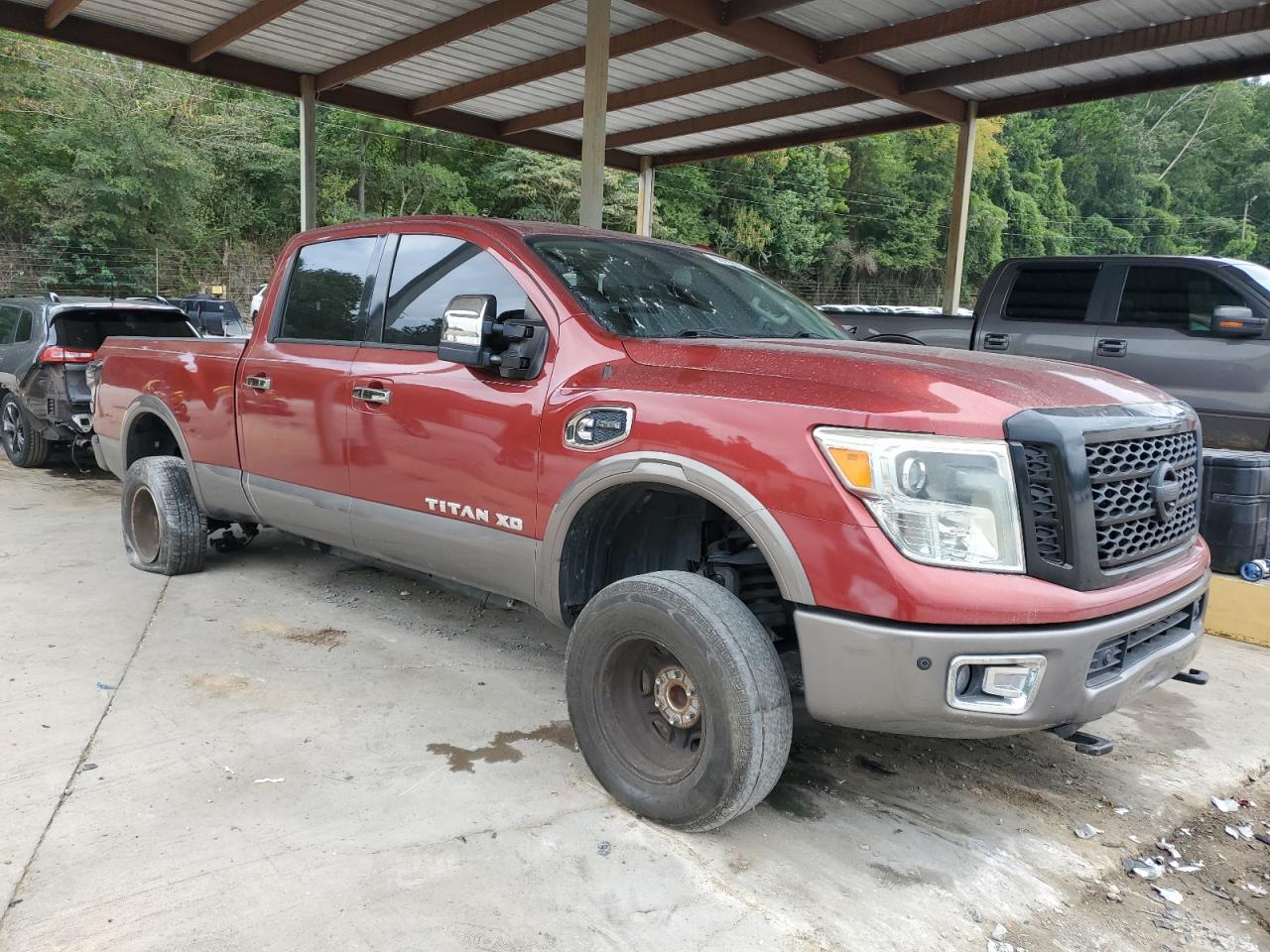2016 Nissan Titan, SL