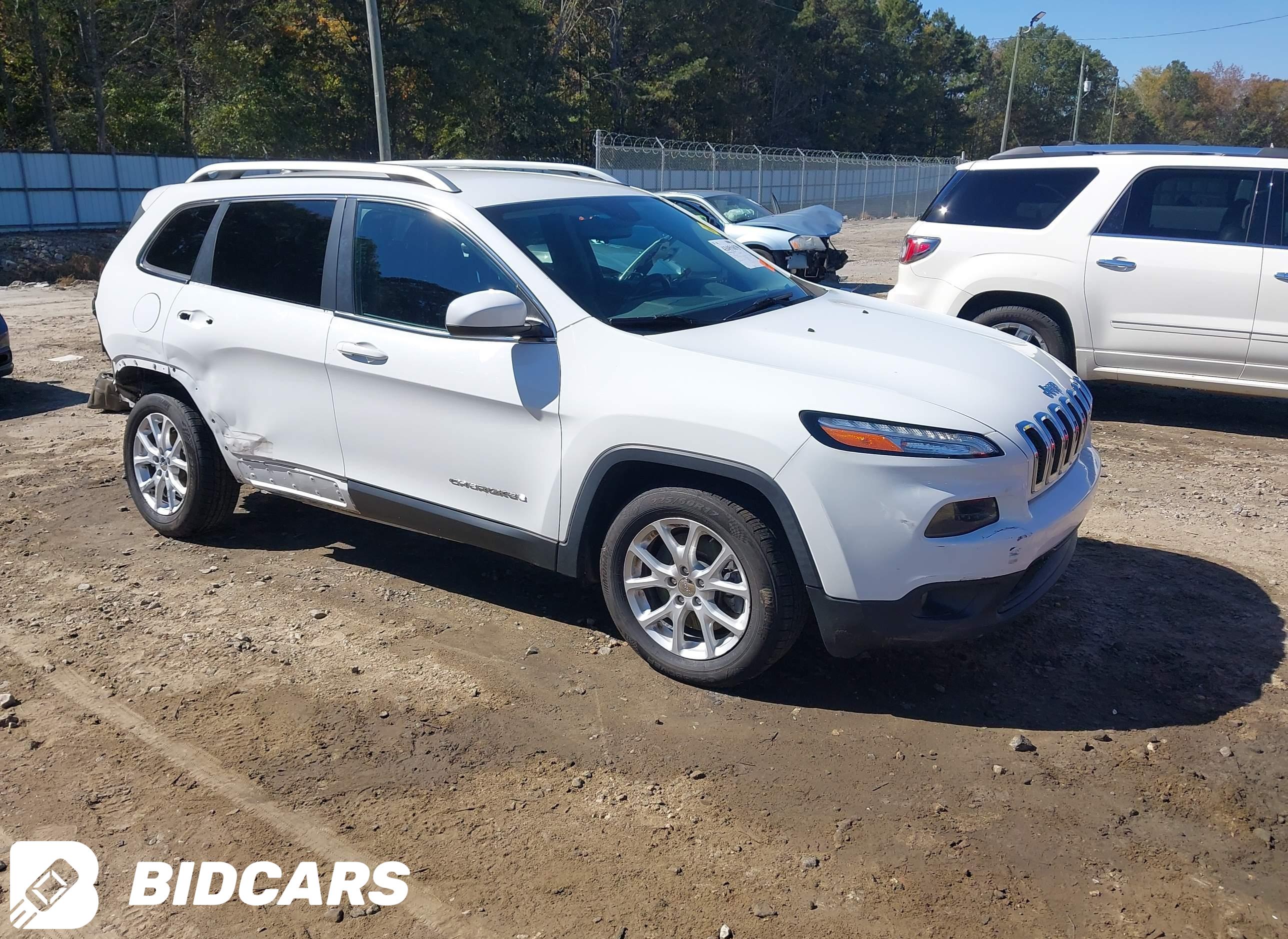 2016 Jeep Cherokee, Latitude