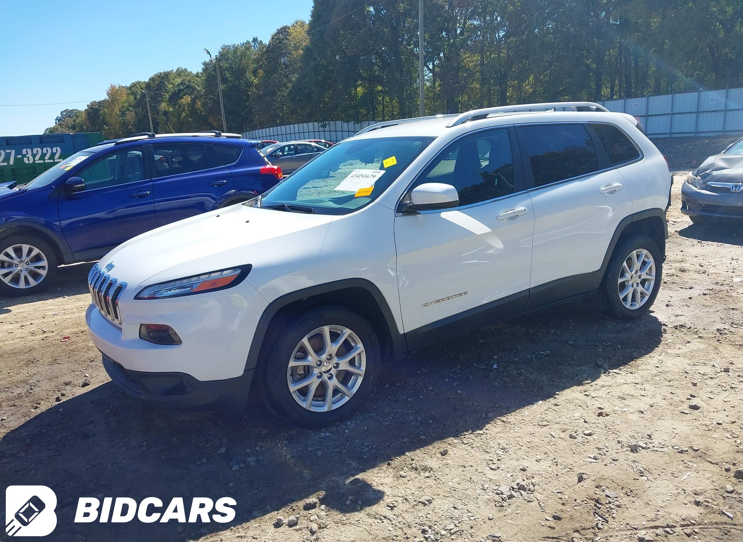 2016 Jeep Cherokee, Latitude