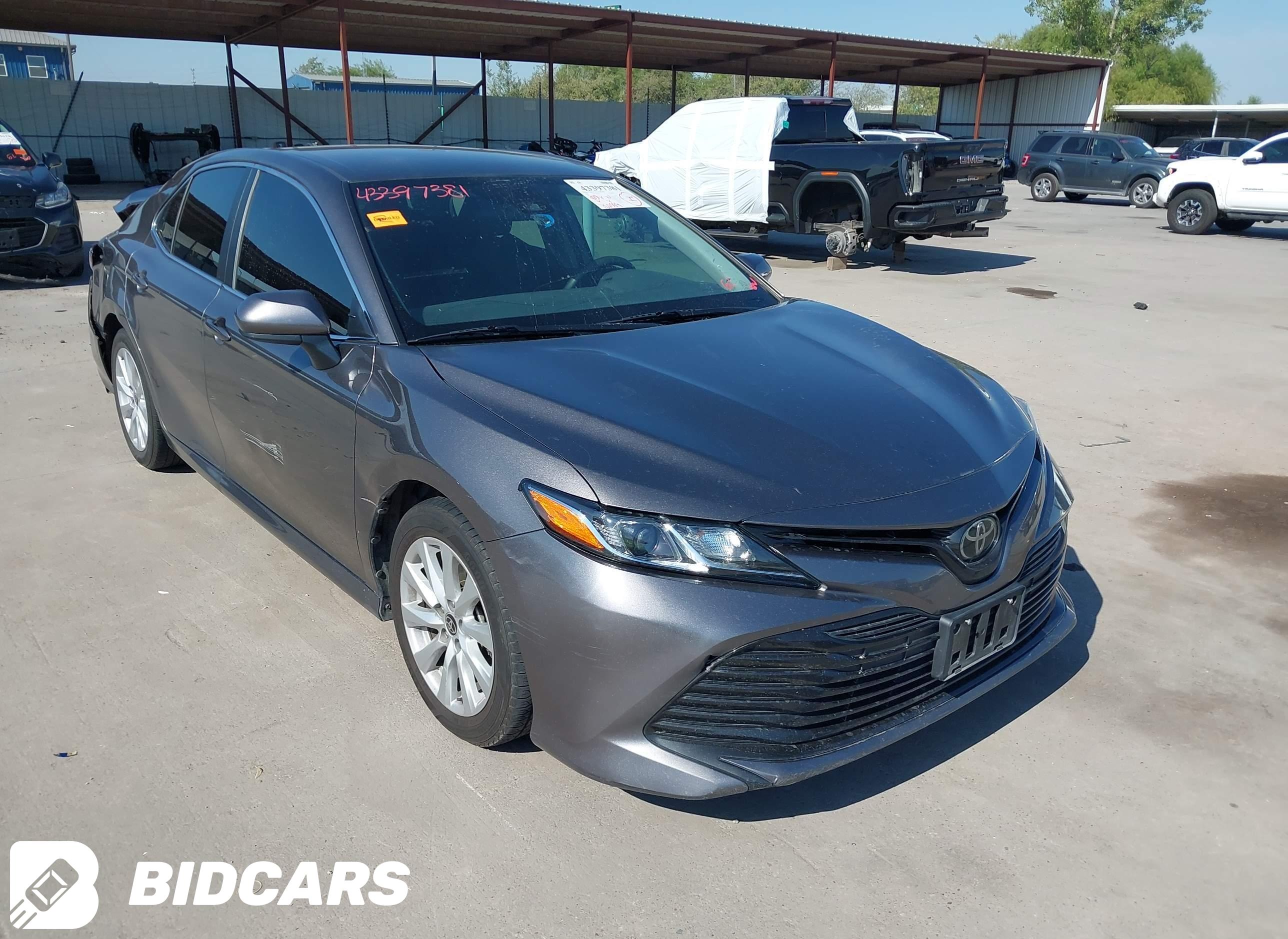 2020 Toyota Camry, LE