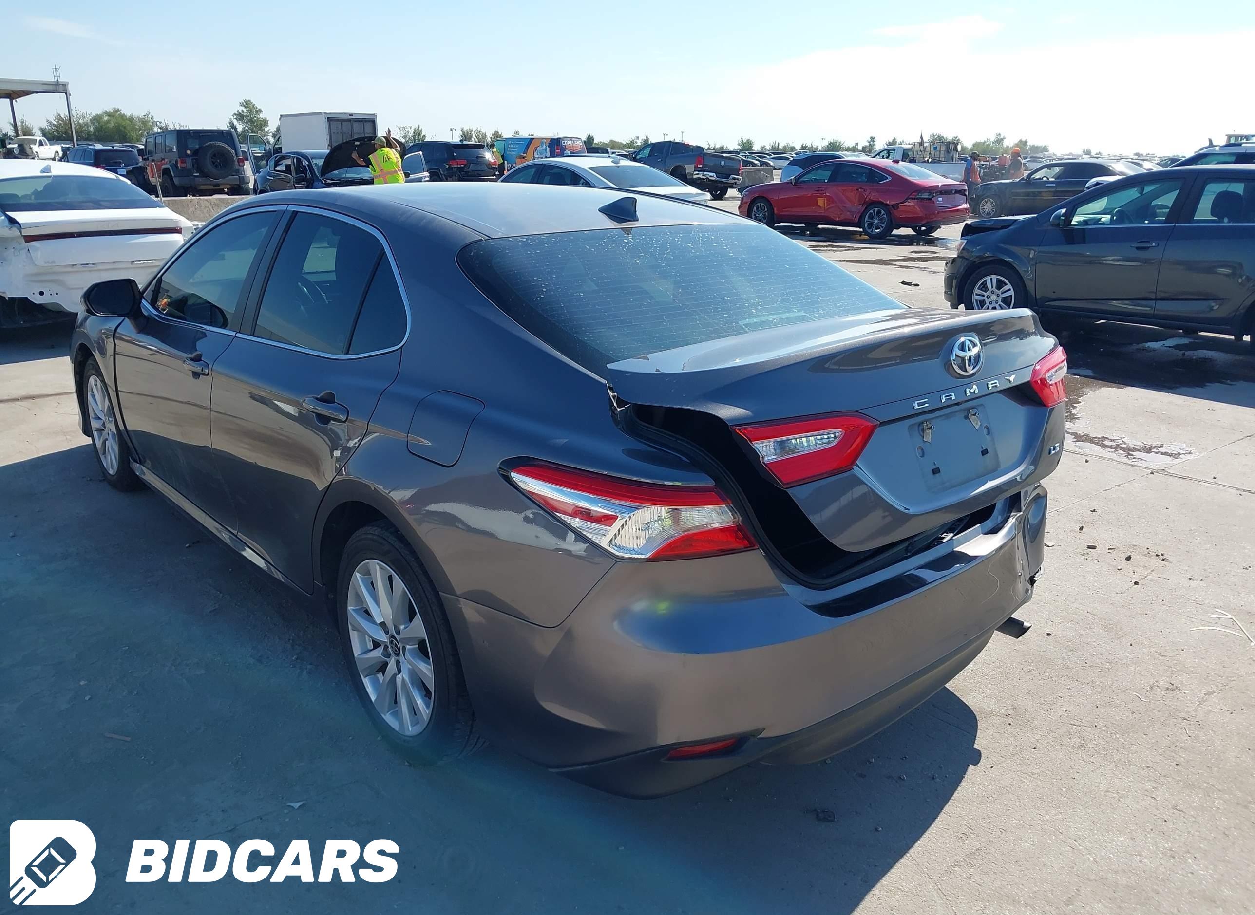 2020 Toyota Camry, LE