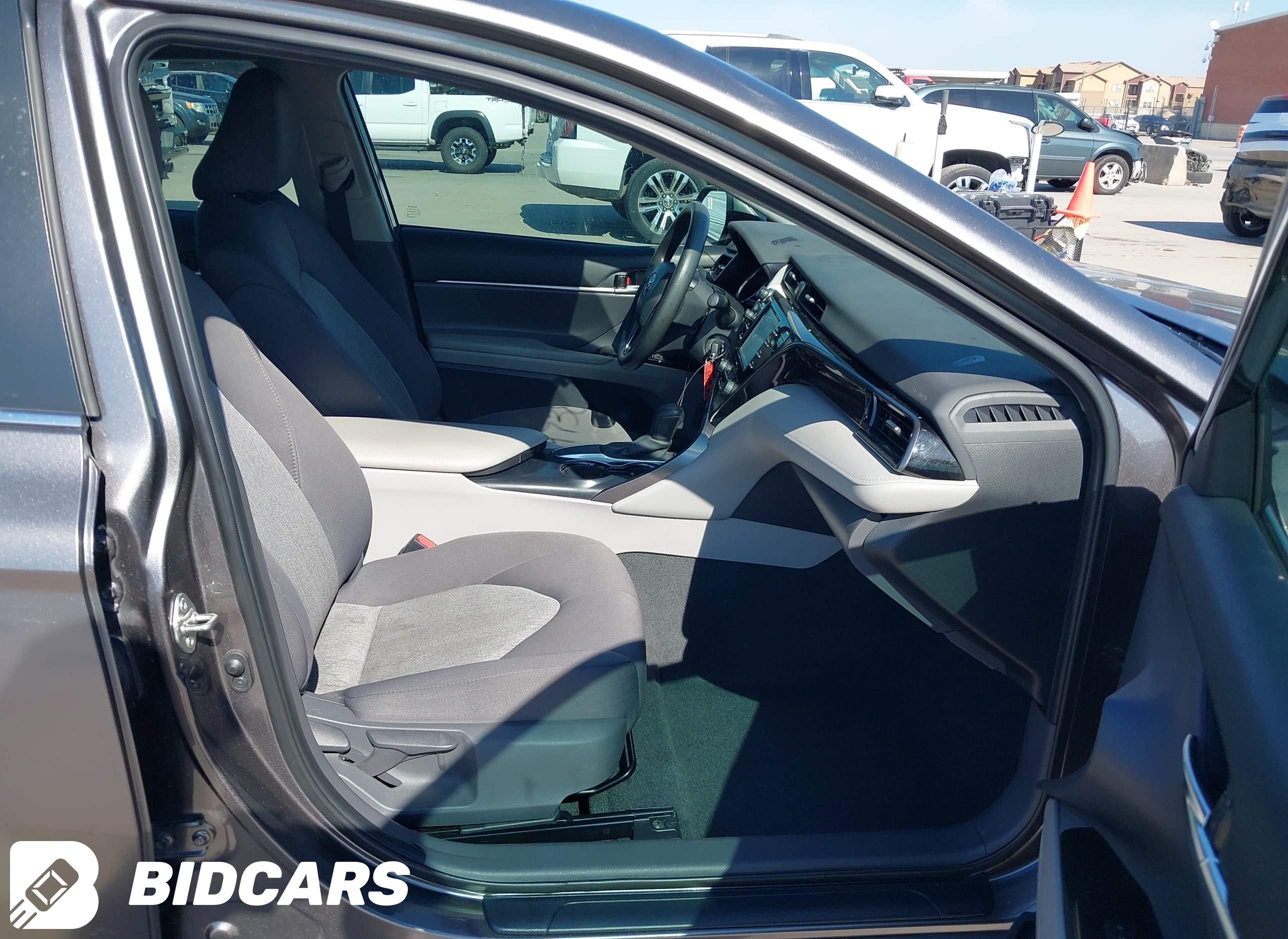 2020 Toyota Camry, LE