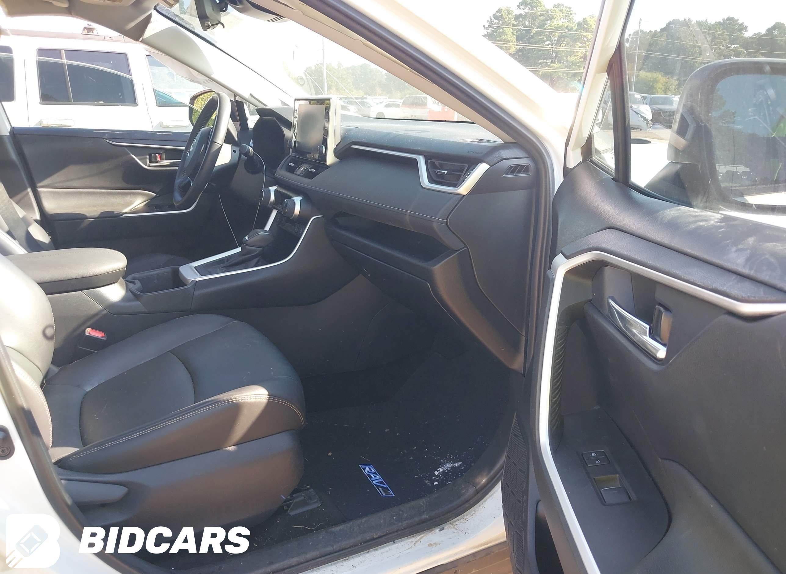 2022 Toyota RAV4, Xle Premium