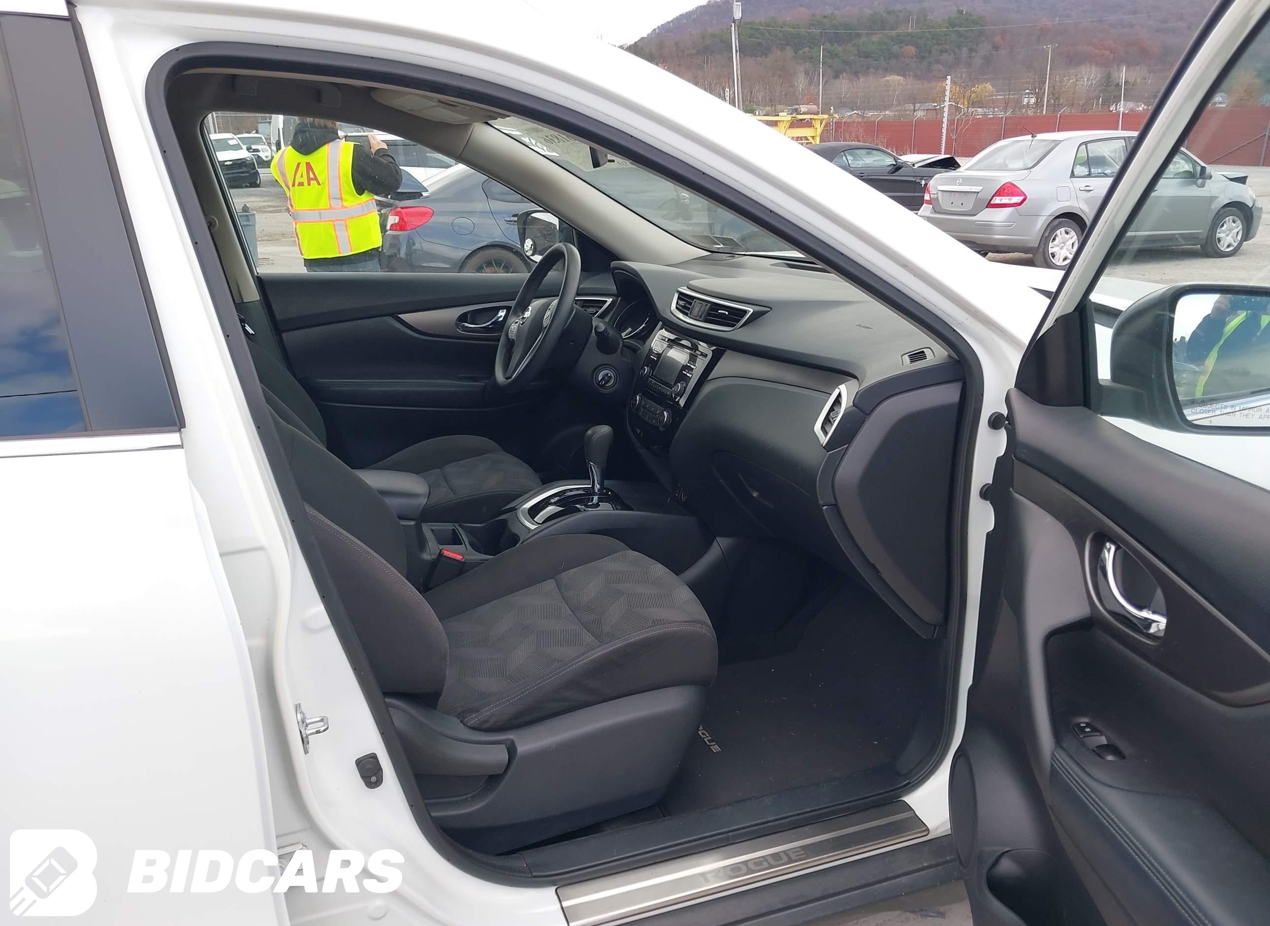 2016 Nissan Rogue, S