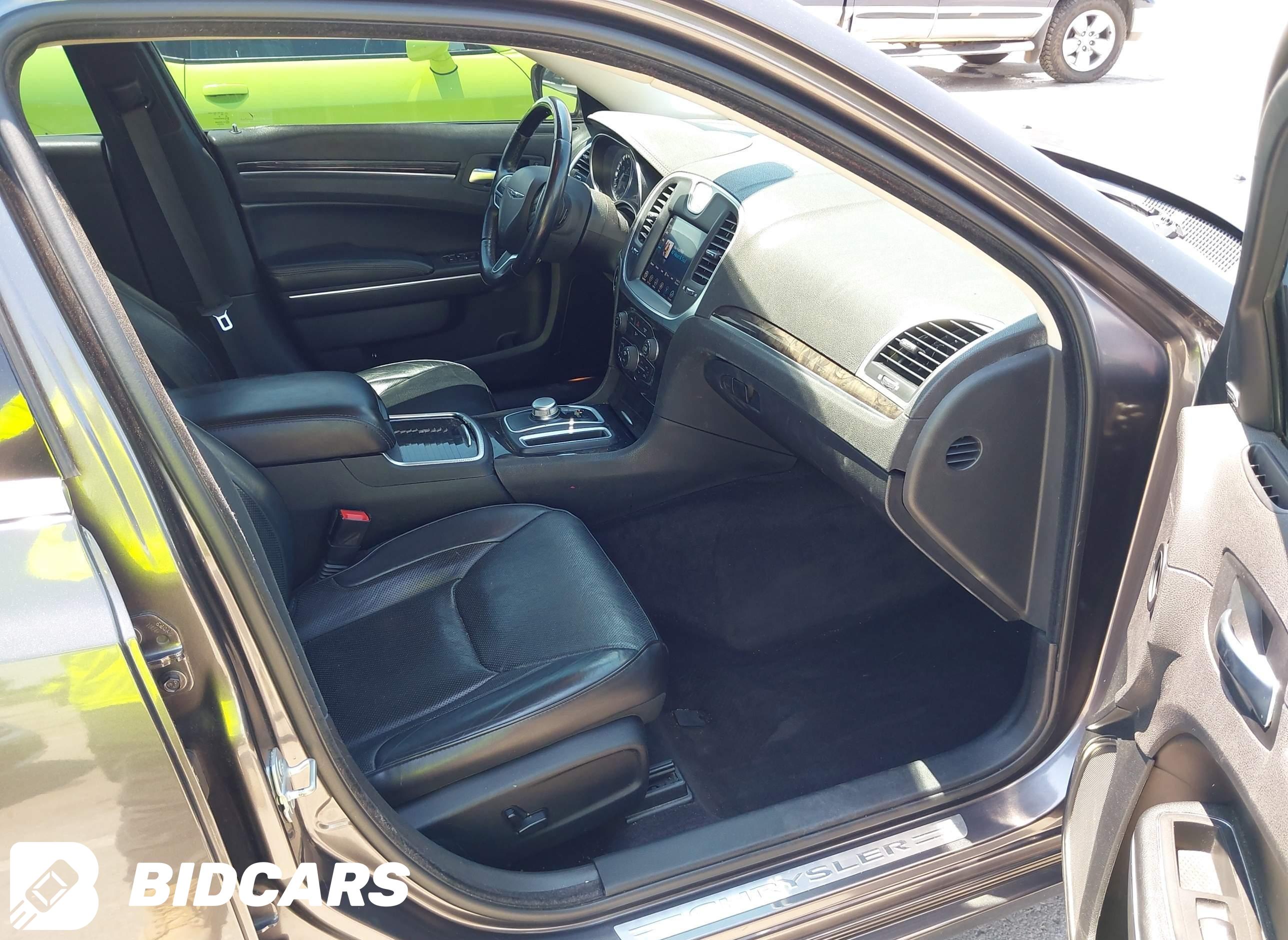 2017 Chrysler 300C, Awd