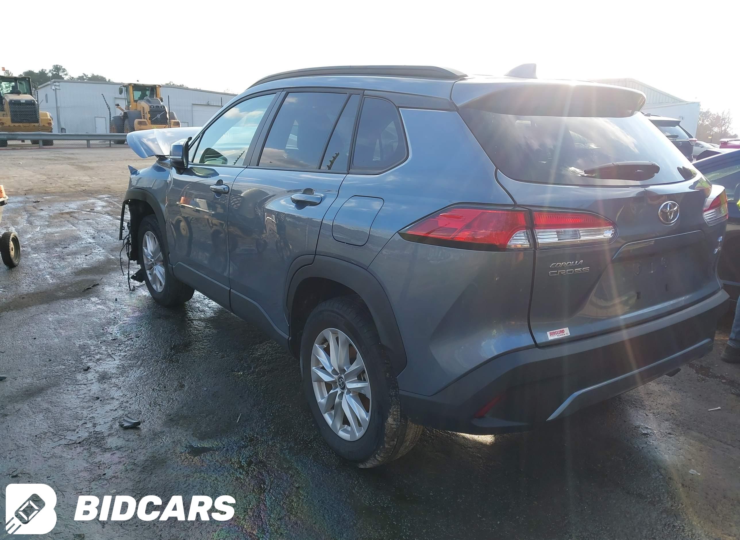 2024 Toyota Corolla Cross, LE