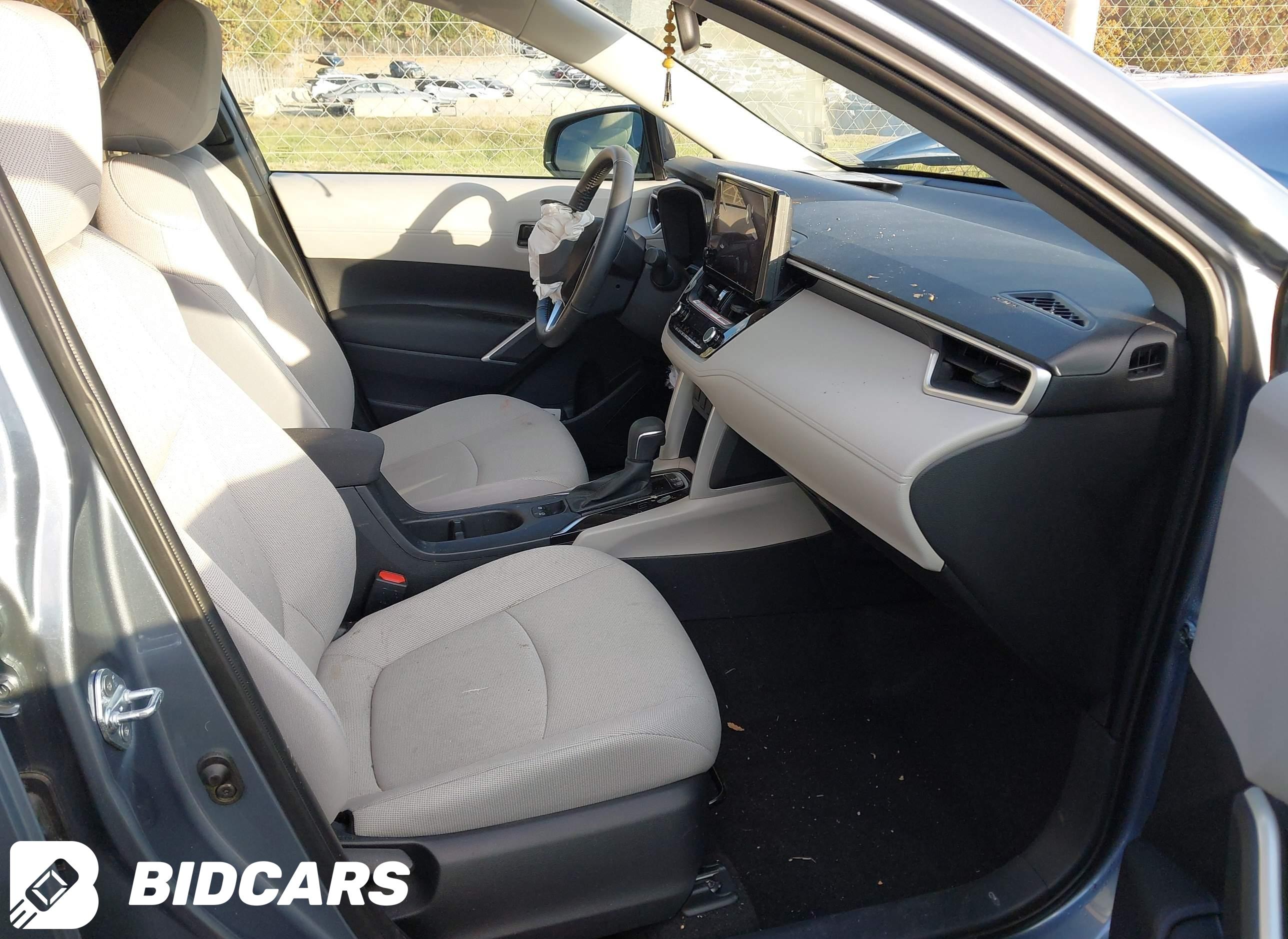 2024 Toyota Corolla Cross, LE