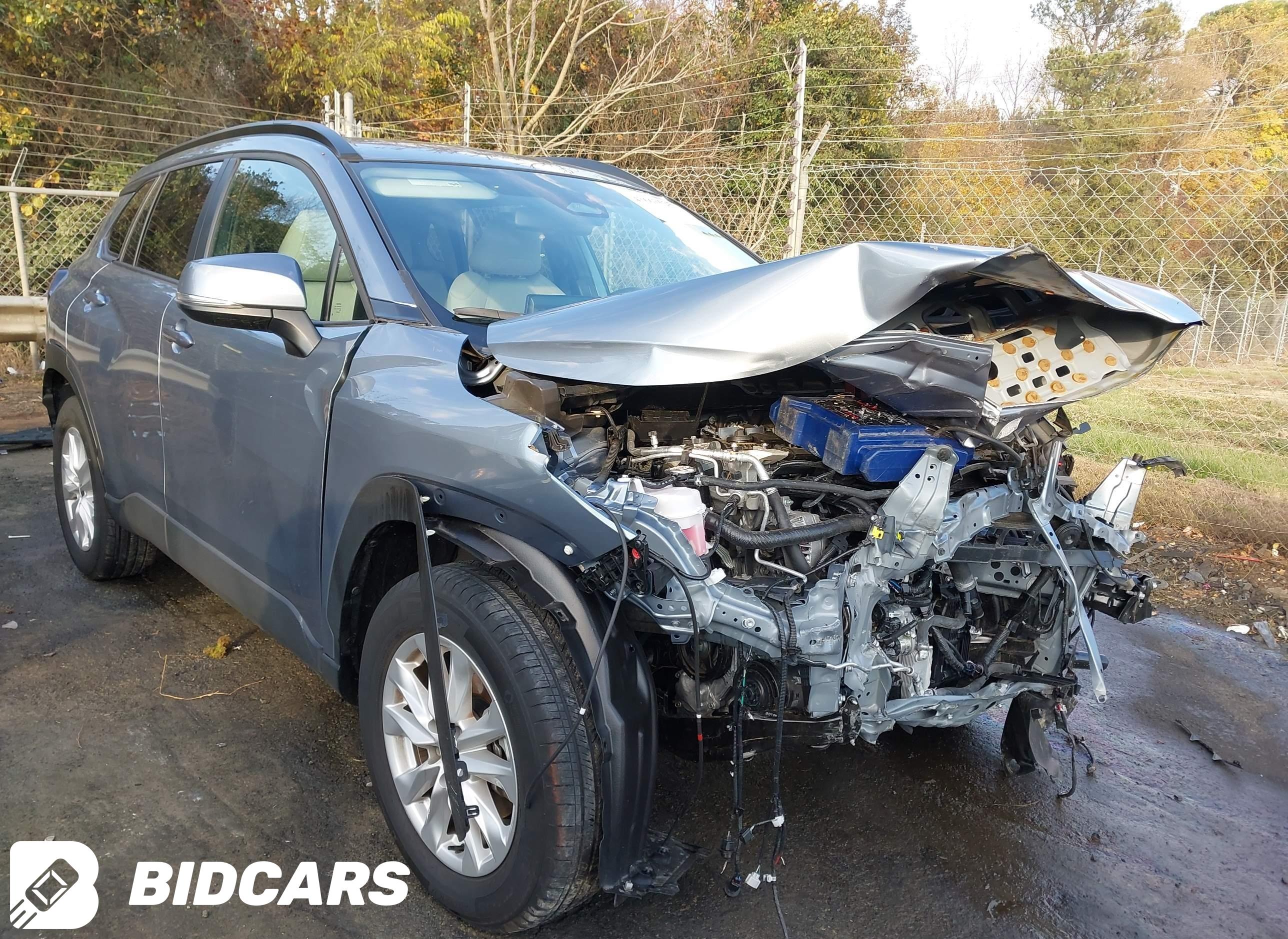 2024 Toyota Corolla Cross, LE